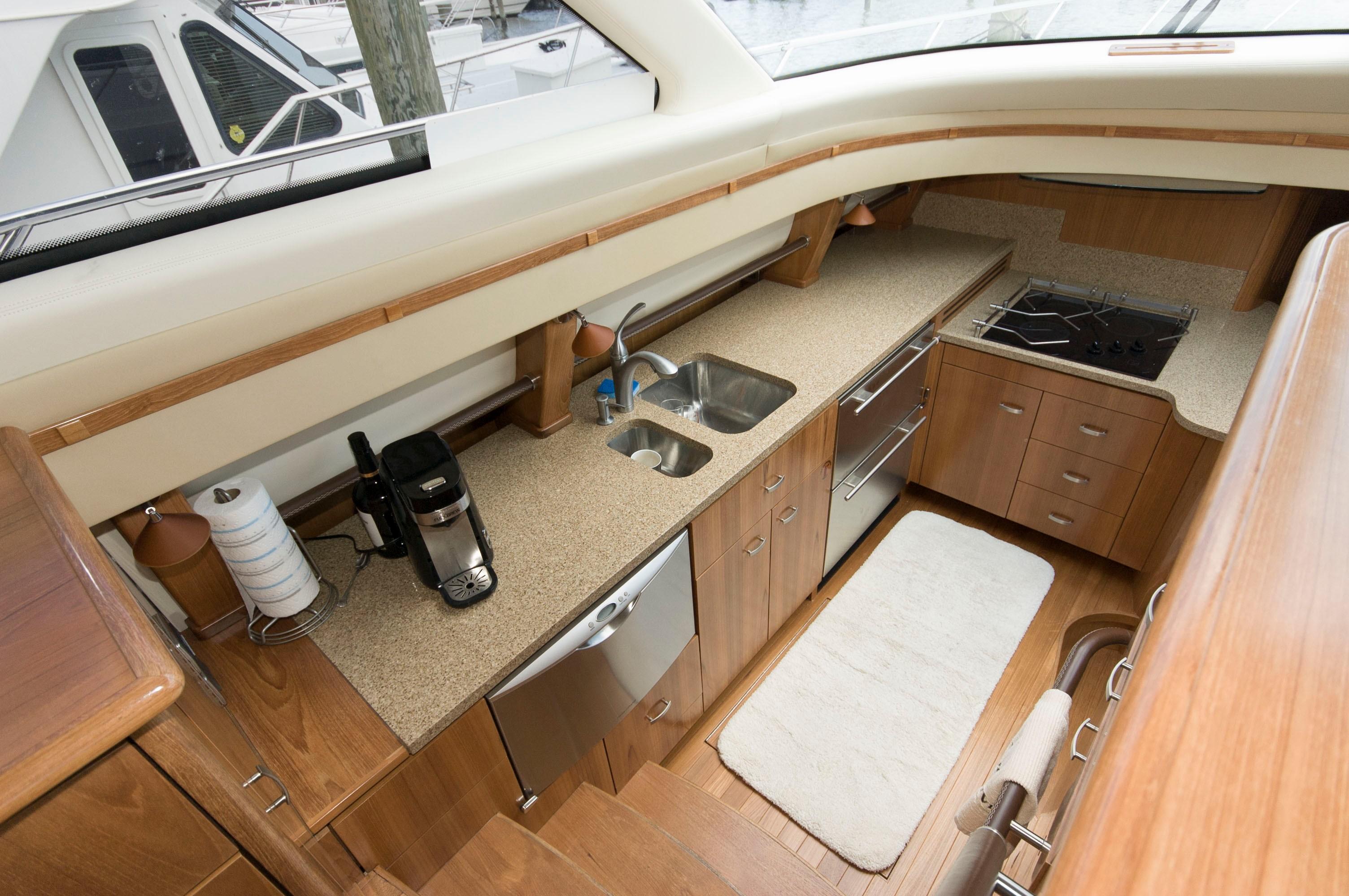 M 6779 MB Knot 10 Yacht Sales
