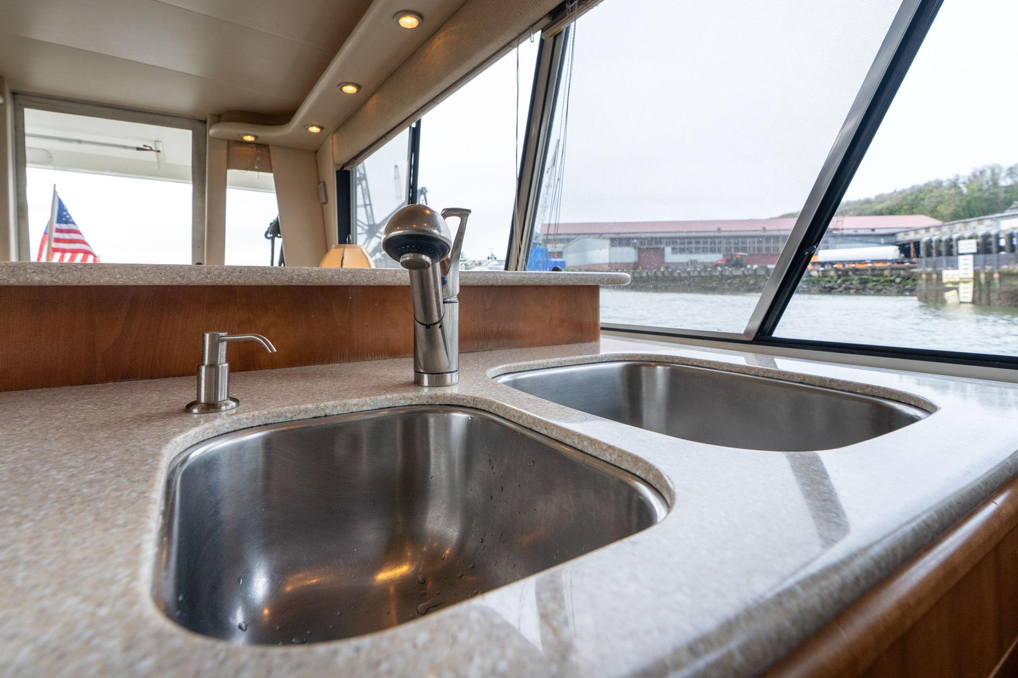 Meridian-490 Pilothouse 2003-Candykiss OR-US-9747473 | Thumbnail
