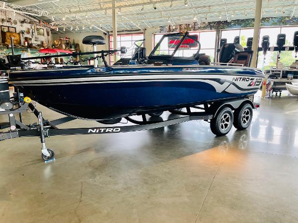 2022 Nitro boat for sale, model of the boat is ZV19 Sport & Image # 1 of 10