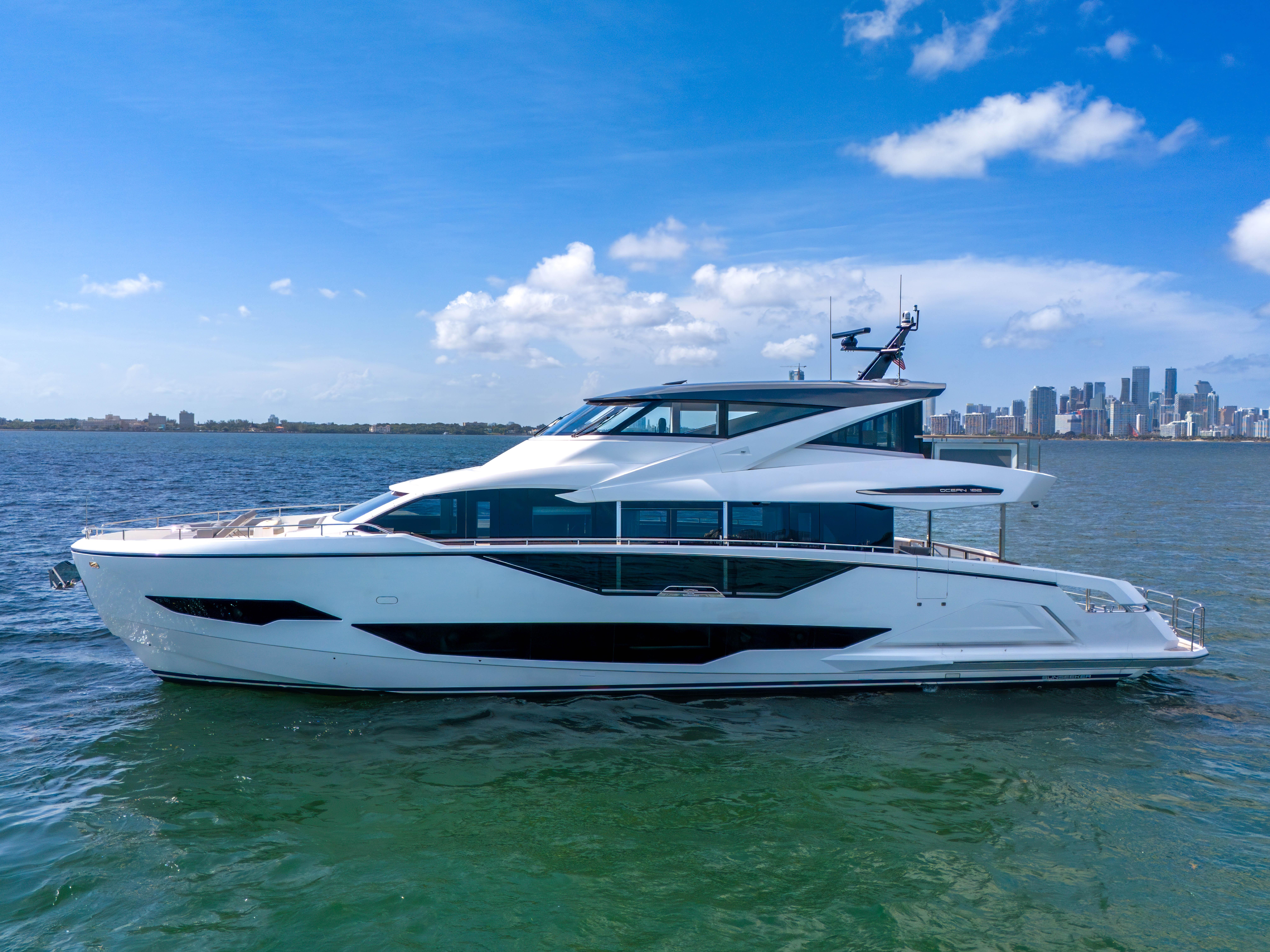 76 ft Sunseeker 2019