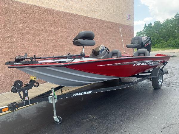 2021 Tracker Boats boat for sale, model of the boat is Pro Team 195 TXW & Image # 5 of 29