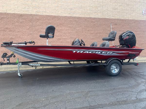 2021 Tracker Boats boat for sale, model of the boat is Pro Team 195 TXW & Image # 28 of 29