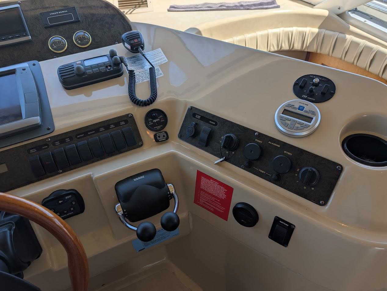 2003-cruisers-yachts-5000-sport-sedan-power-9787490-20250508135603550-1_XLARGE