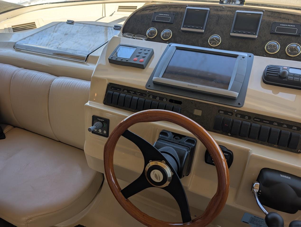 2003-cruisers-yachts-5000-sport-sedan-power-9787490-20250508135604557-1_XLARGE