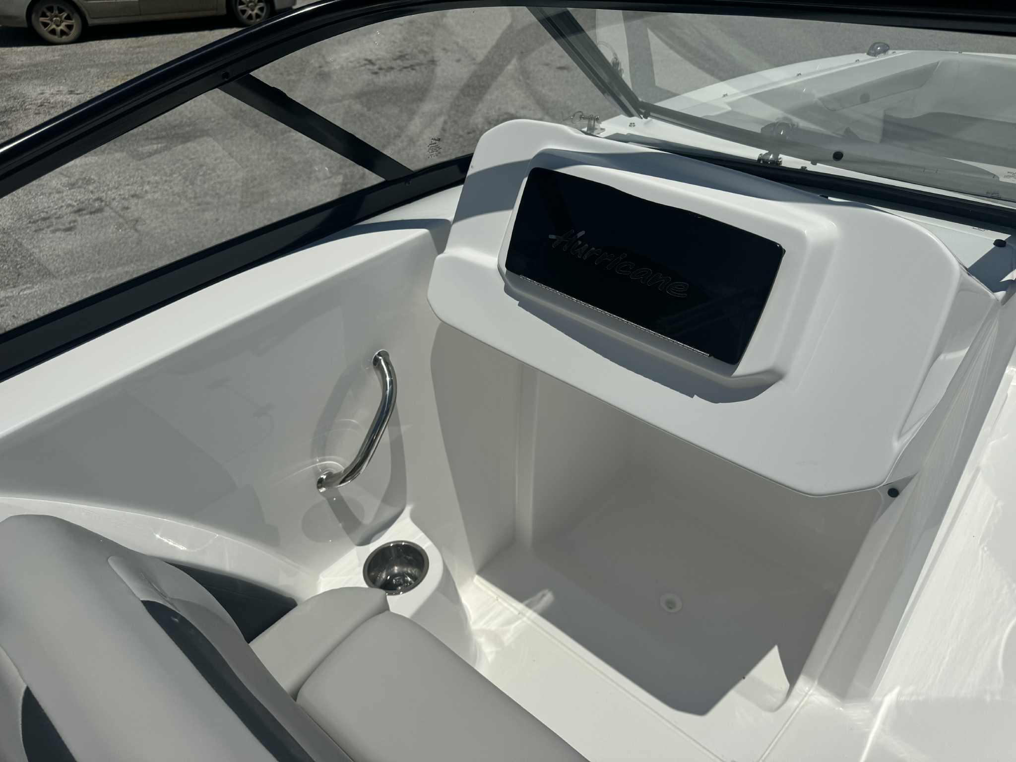 2026 Hurricane SunDeck 2050 OB-10