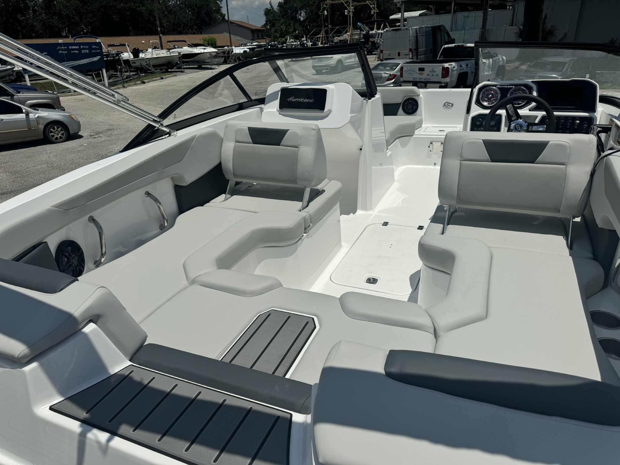 2026 Hurricane SunDeck 2050 OB-9