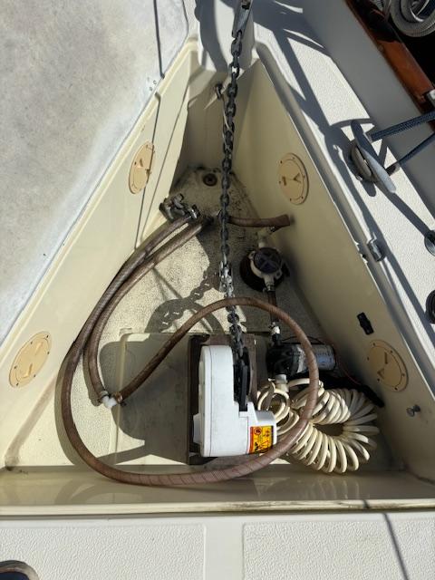 Anchor Well w/Elec. Windlass