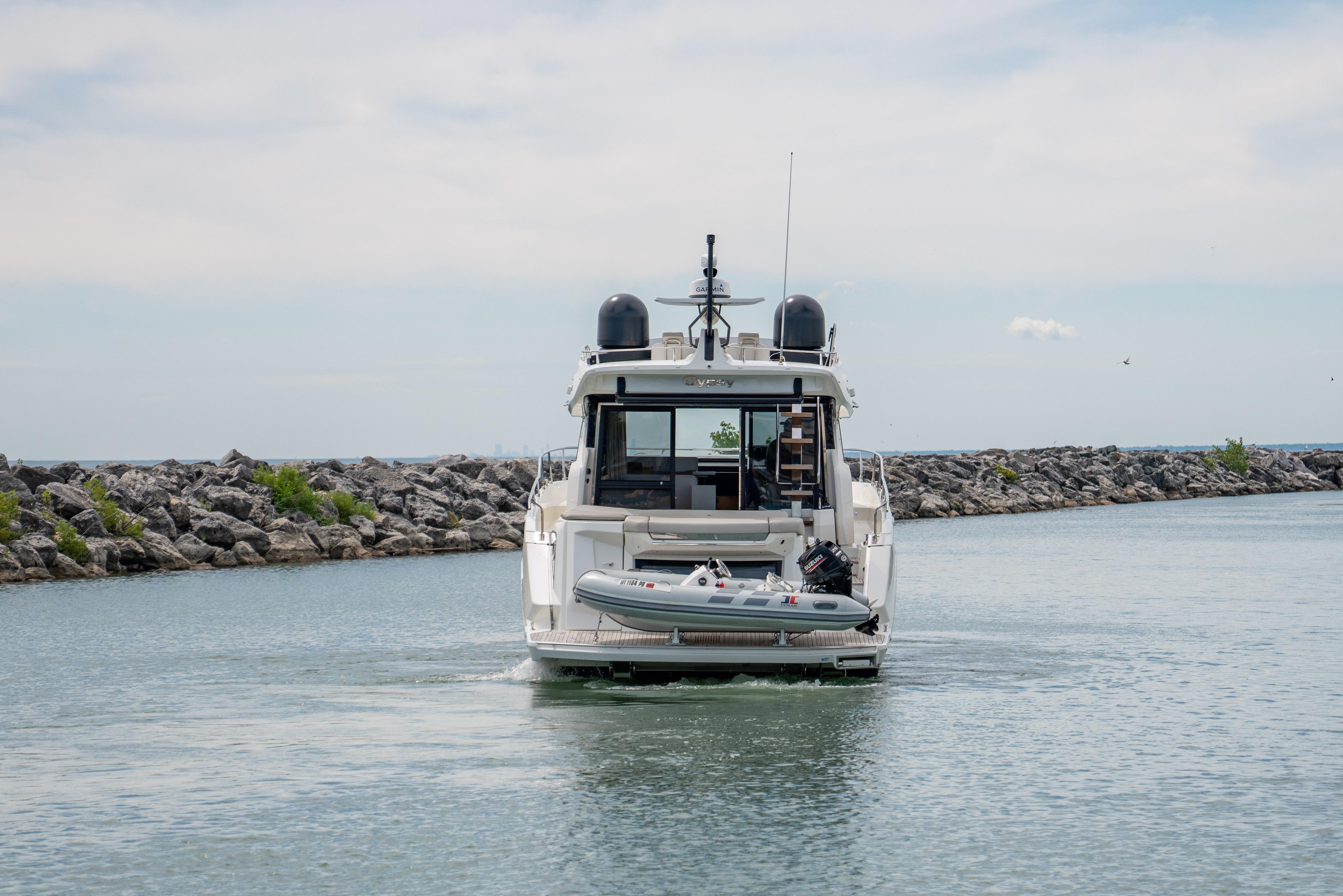 yacht sales chicago