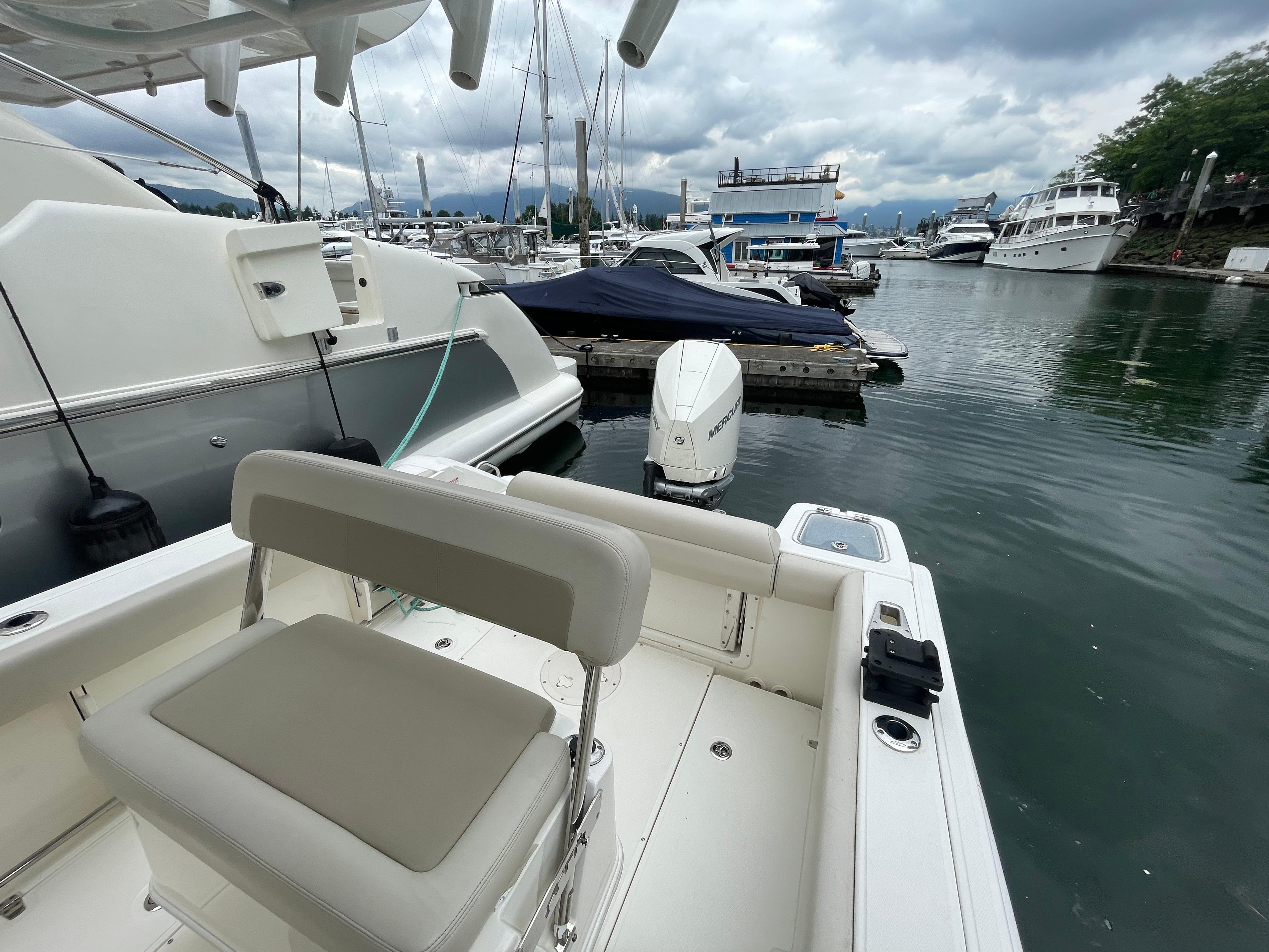 2021-boston-whaler-230-outrage-power-9857532-20250630162107203-1