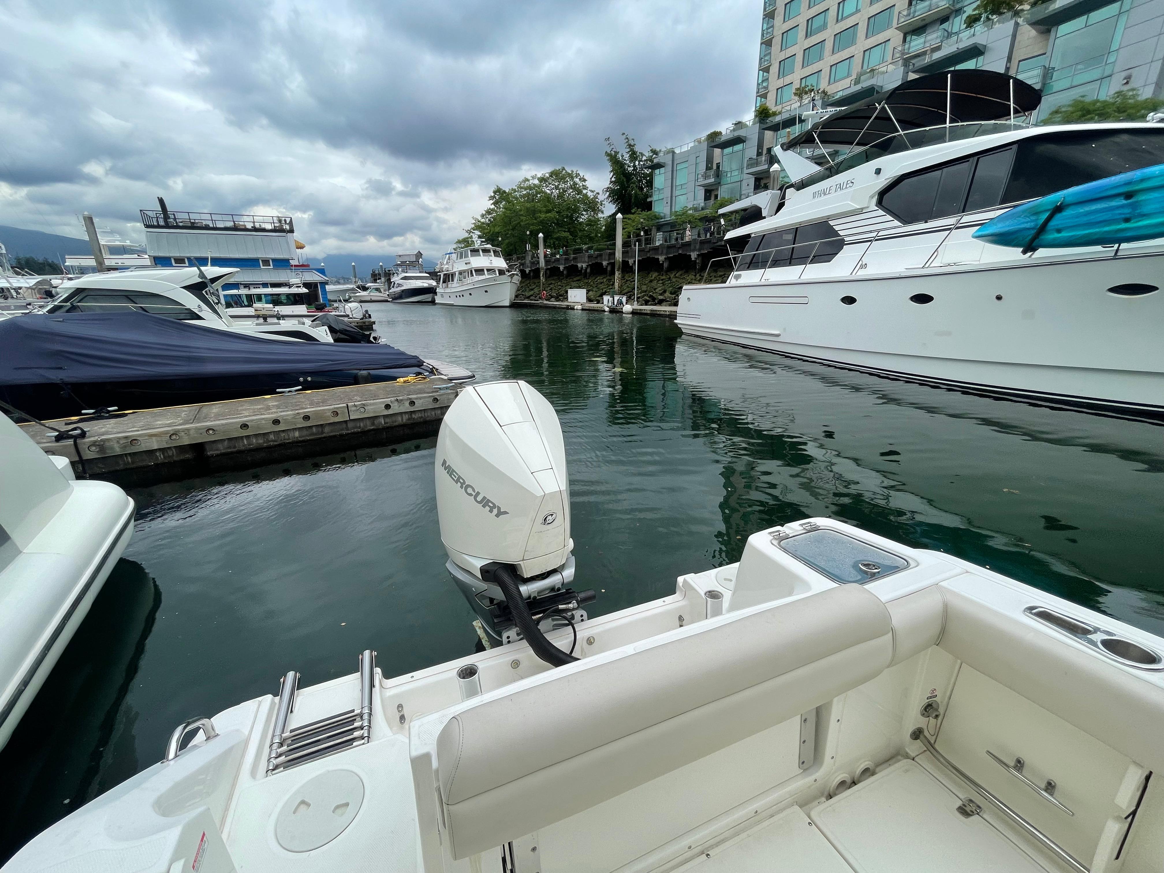 2021-boston-whaler-230-outrage-power-9857532-20250630162108621-1