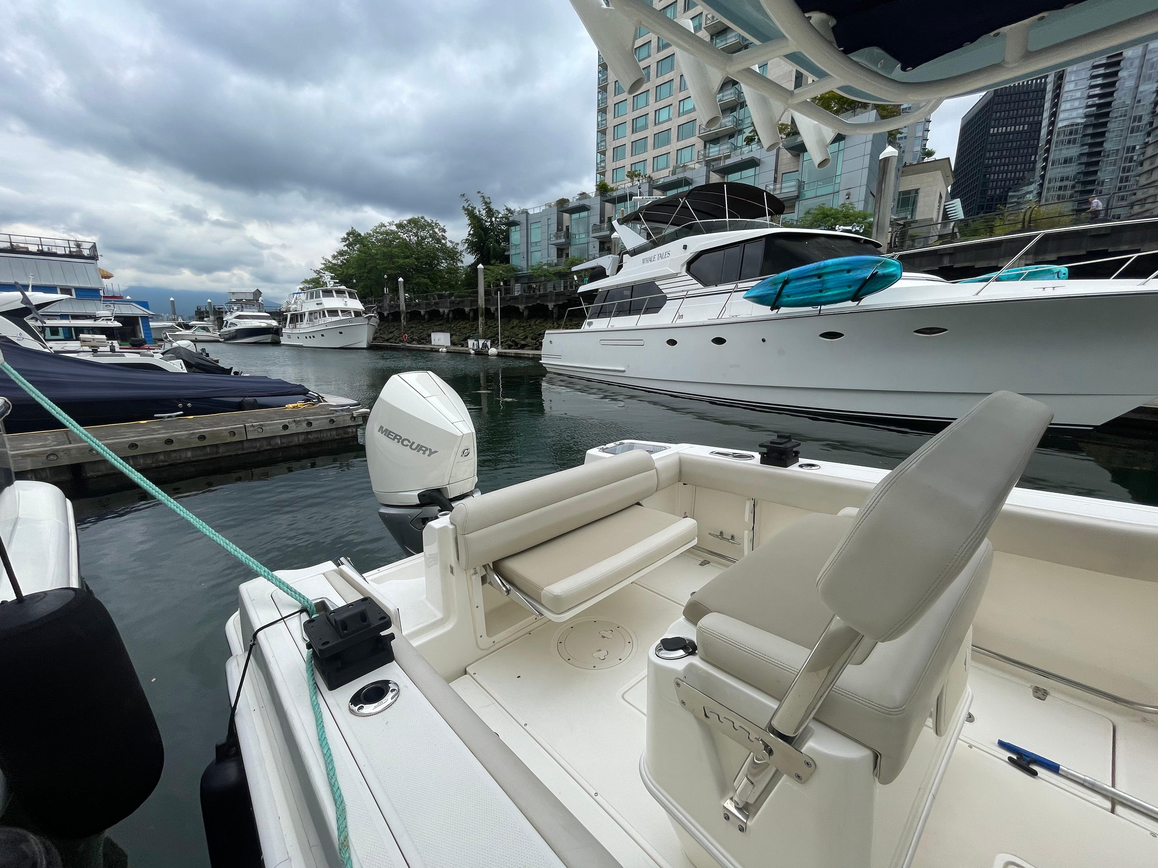 2021-boston-whaler-230-outrage-power-9857532-20250630162111278-1