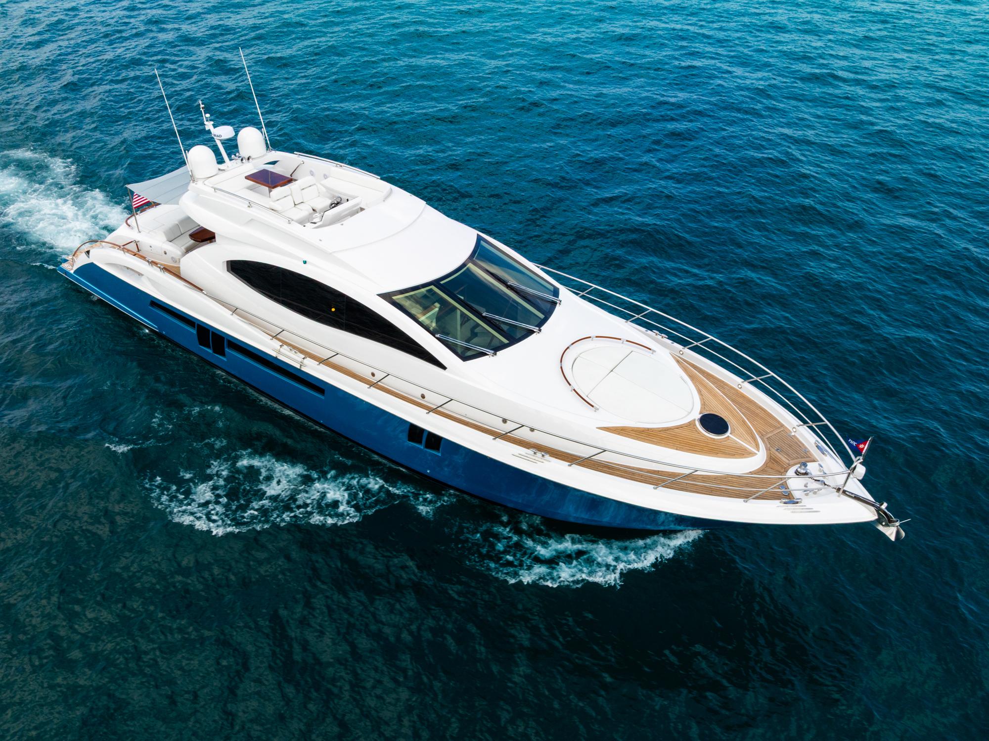 Lazzara-78 LSX TWIN ENGINES 2010-LATITUDE IL-US-2010 Lazzara 78 LSX yacht cruising on open blue waters.-9307533 | Thumbnail