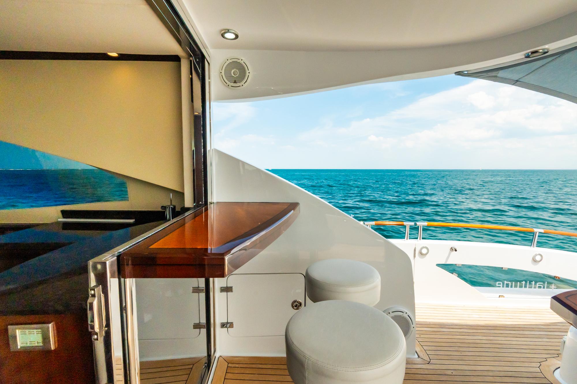 Lazzara-78 LSX TWIN ENGINES 2010-LATITUDE IL-US-Luxurious 2010 Lazzara 78 LSX yacht interior with ocean view and elegant seating.-9307533 | Thumbnail