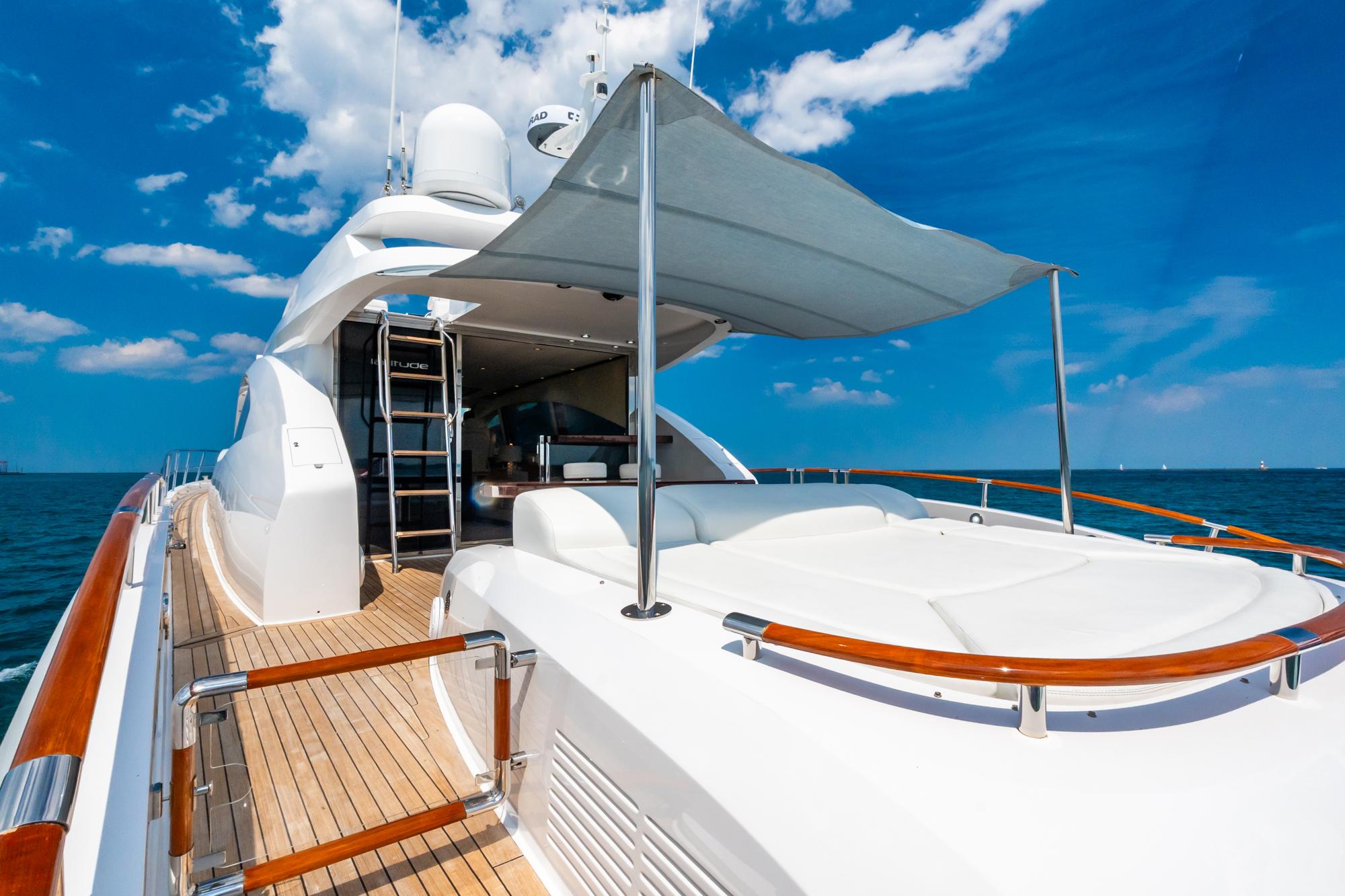 Lazzara-78 LSX TWIN ENGINES 2010-LATITUDE IL-US-Luxurious 2010 Lazzara 78 LSX yacht with twin engines, featuring sleek deck and sunshade.-9307533 | Thumbnail