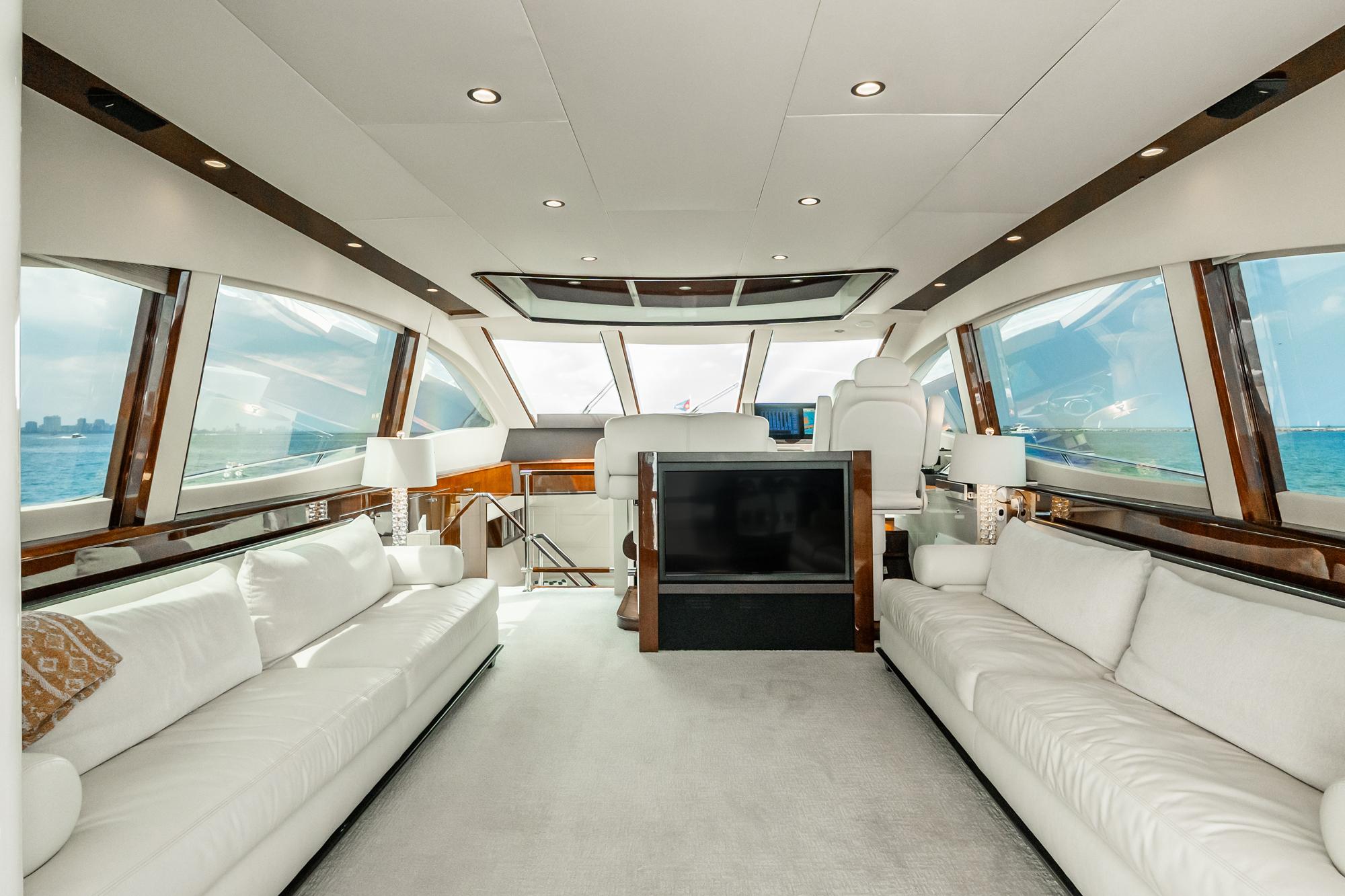 Lazzara-78 LSX TWIN ENGINES 2010-LATITUDE IL-US-Luxurious interior of 2010 Lazzara 78 LSX yacht with white sofas and panoramic windows.-9307533 | Thumbnail