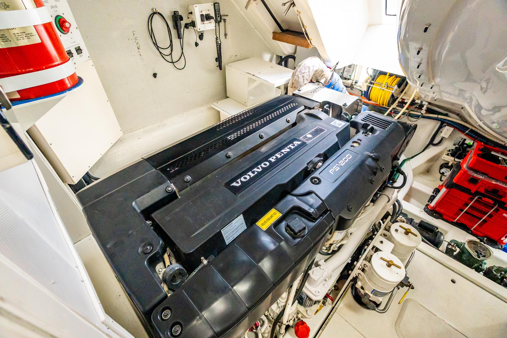 Lazzara-78 LSX TWIN ENGINES 2010-LATITUDE IL-US-9307533 | Thumbnail