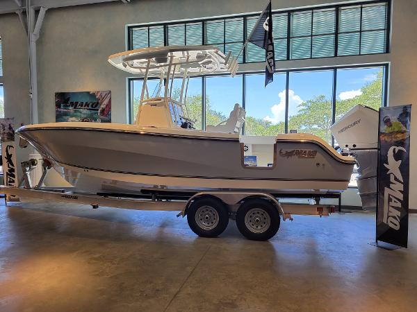 2020 Mako boat for sale, model of the boat is 236 CC & Image # 1 of 6