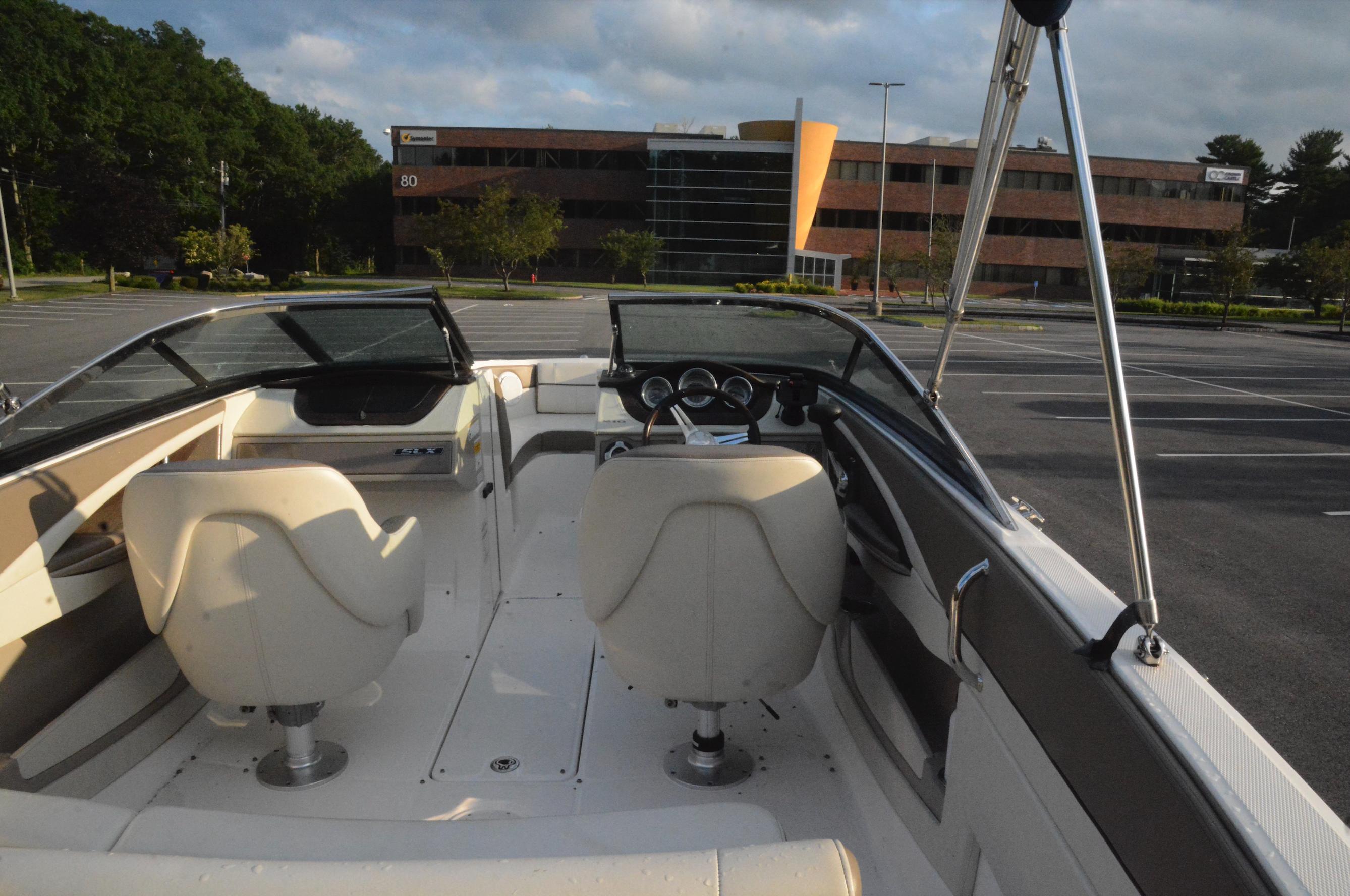 2012 Sea Ray 210 SLX