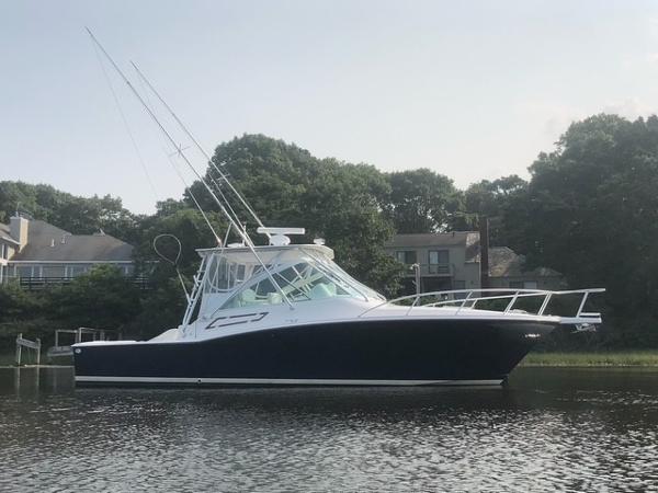 Photo of 2006 Cabo 33'