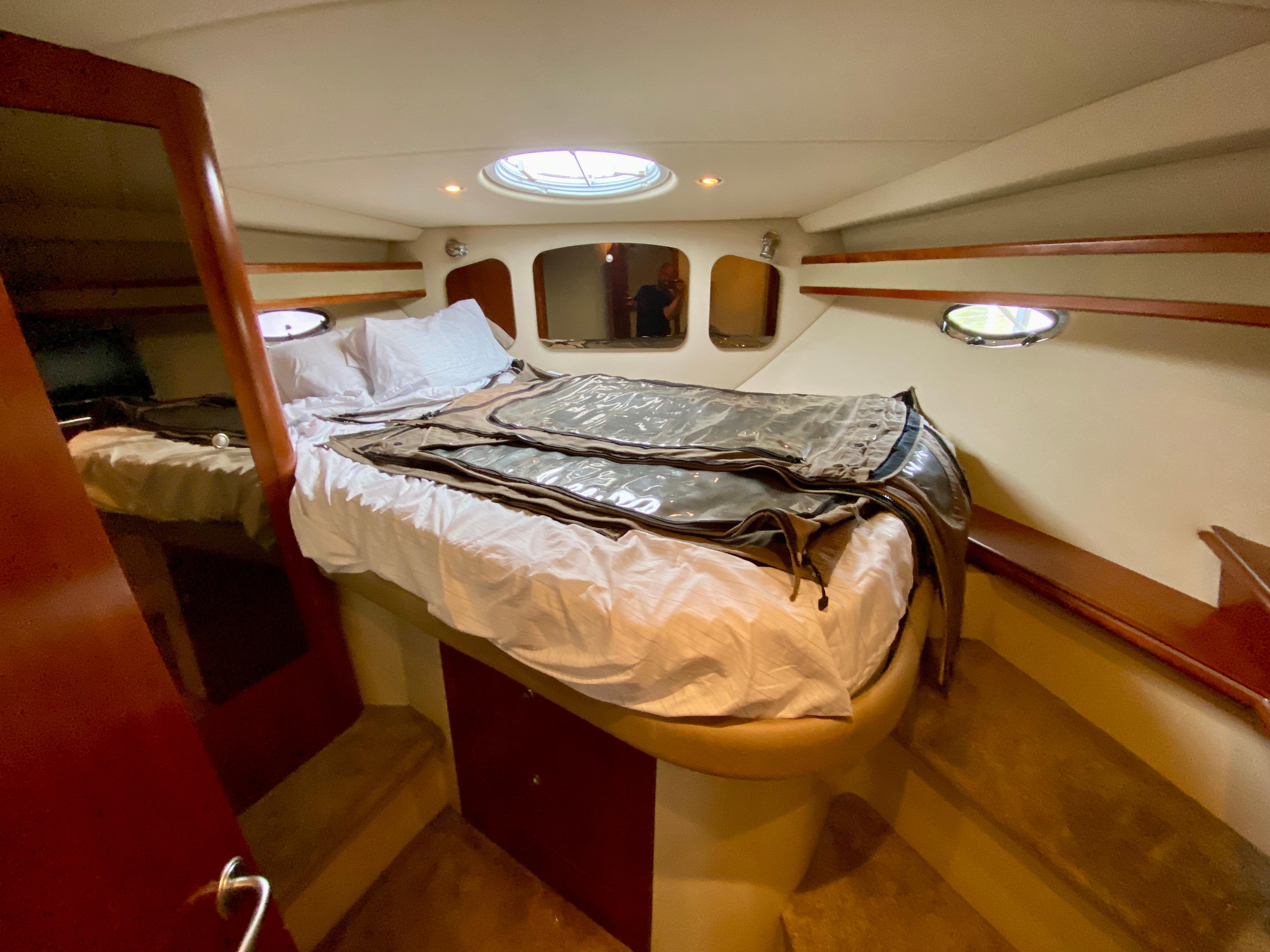 2007-cruisers-yachts-370-express-power-9857506-20250630161254091-1