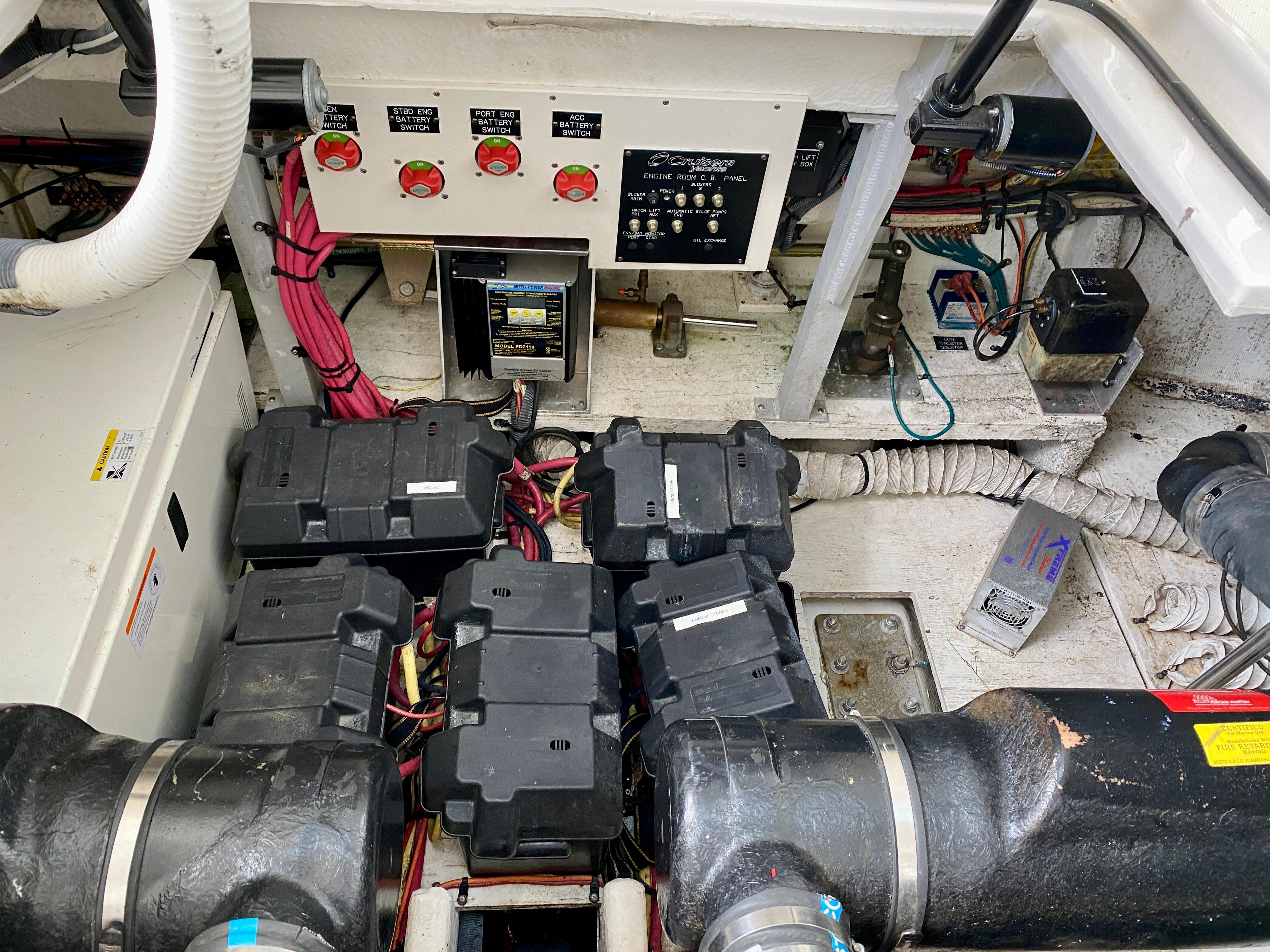 2007-cruisers-yachts-370-express-power-9857506-20250630161907019-1