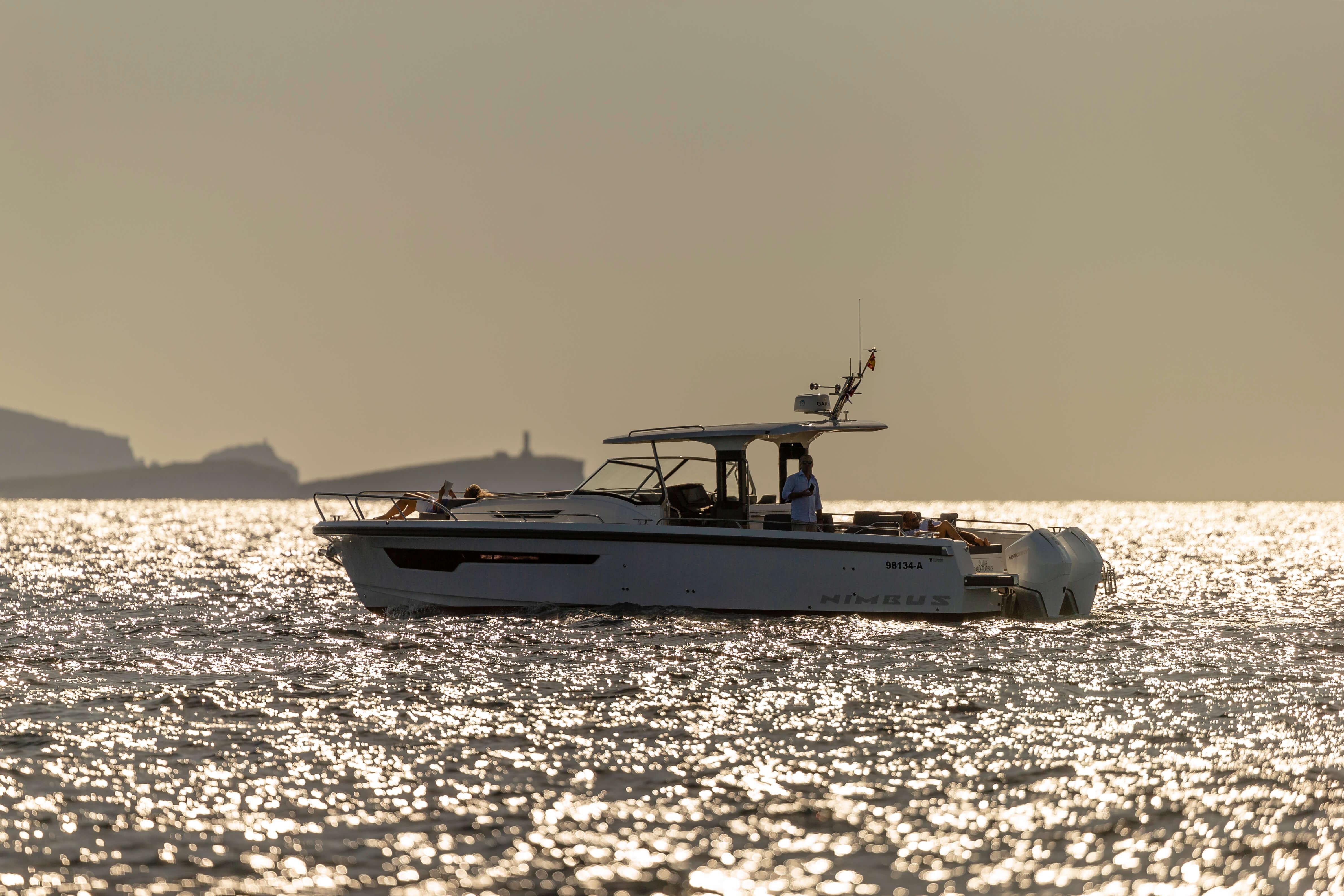 Nimbus Tender 11- Port Profile on the water