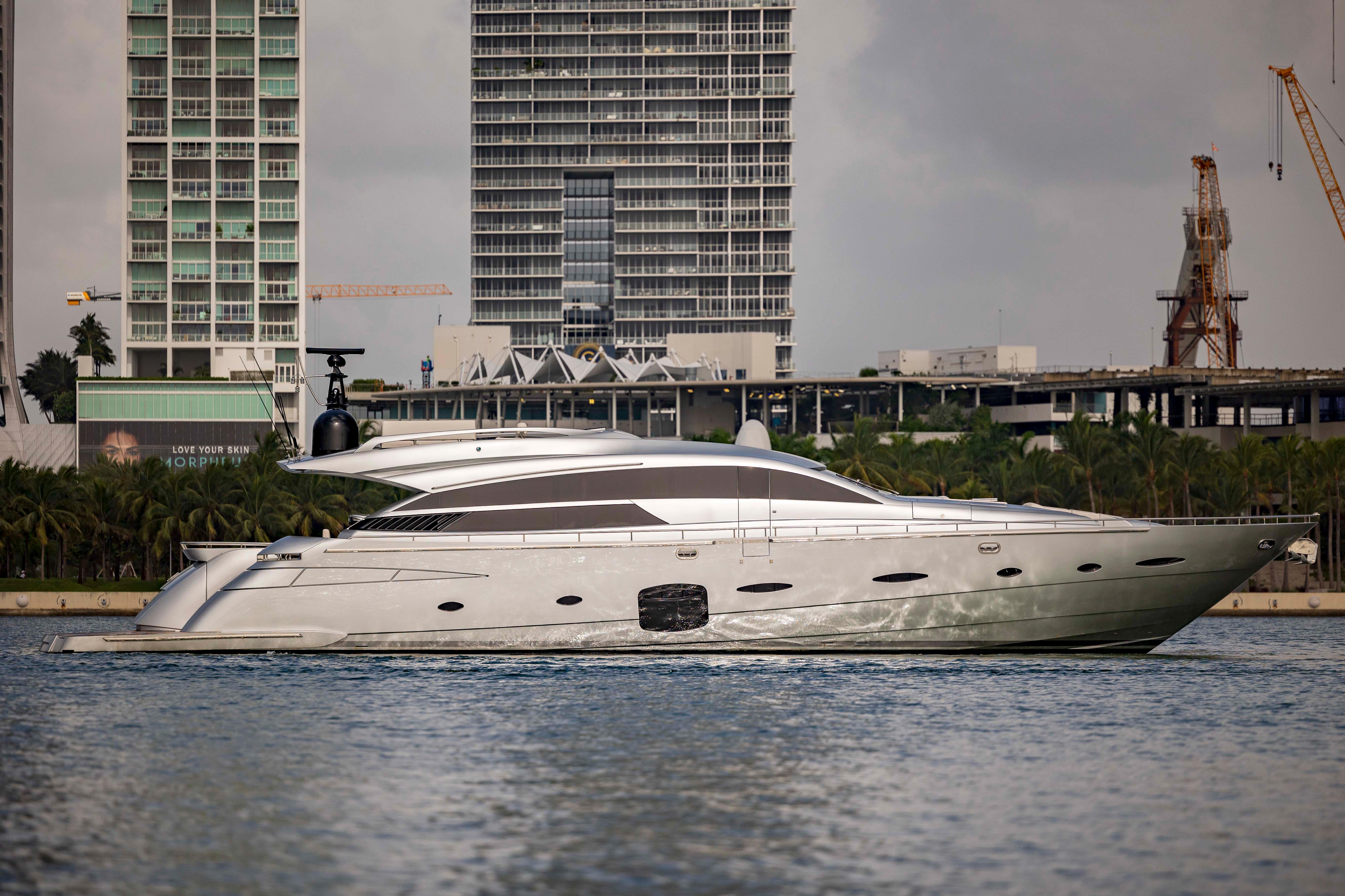 2012 Pershing 92