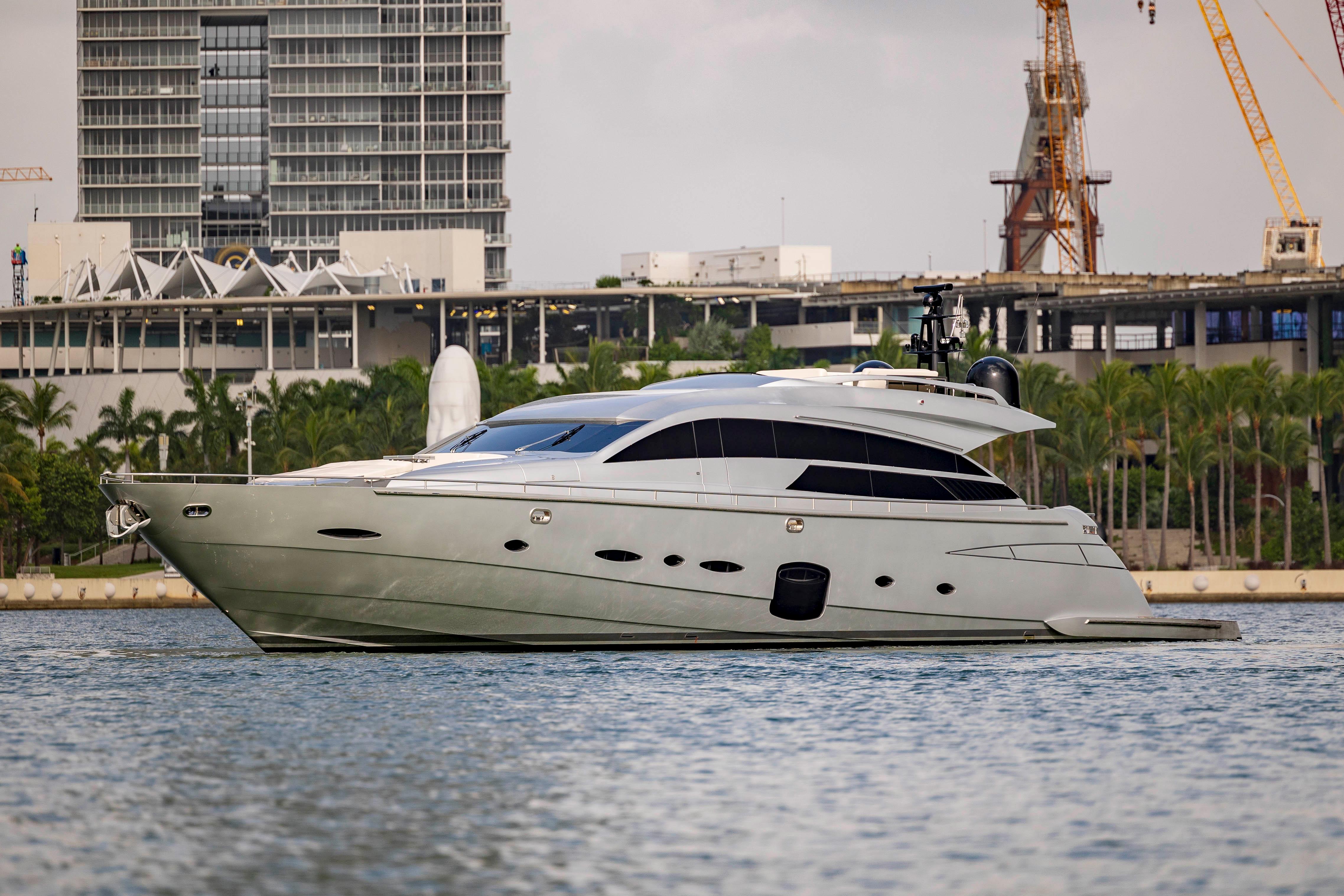 2012 Pershing 92