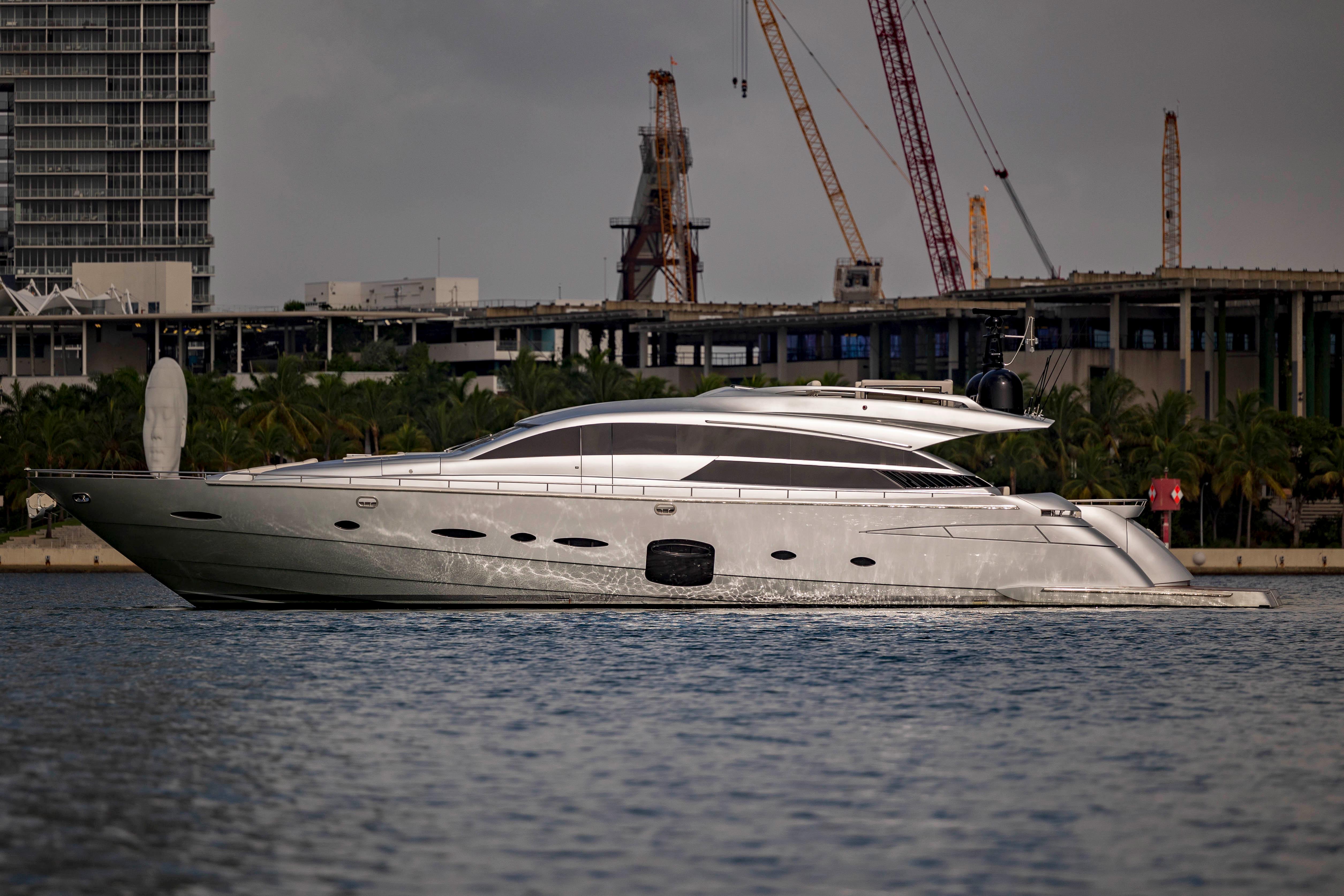 2012 Pershing 92