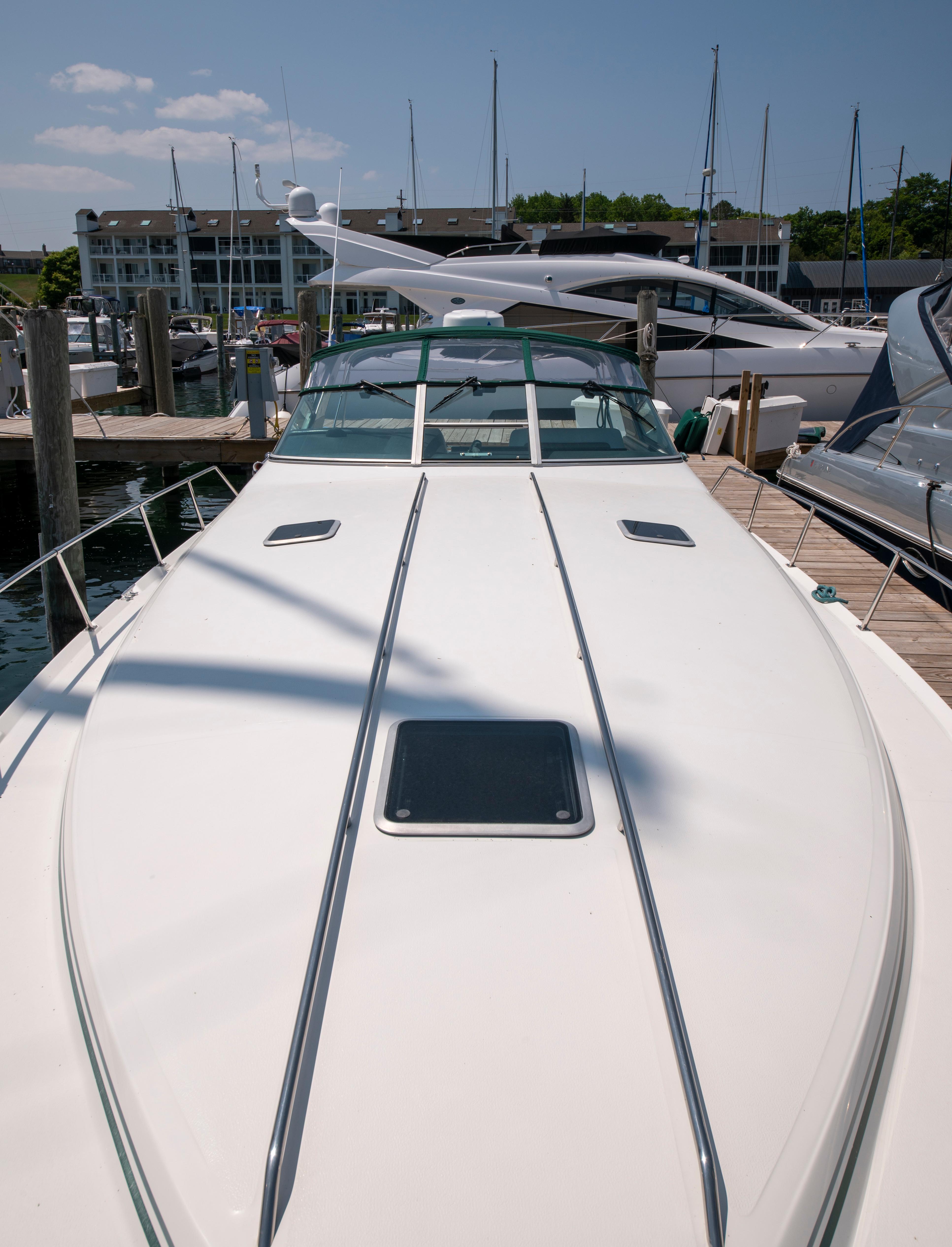 1992 Sea Ray 400 EXPRESS For Sale Charlevoix, MI, US JBYS B4947