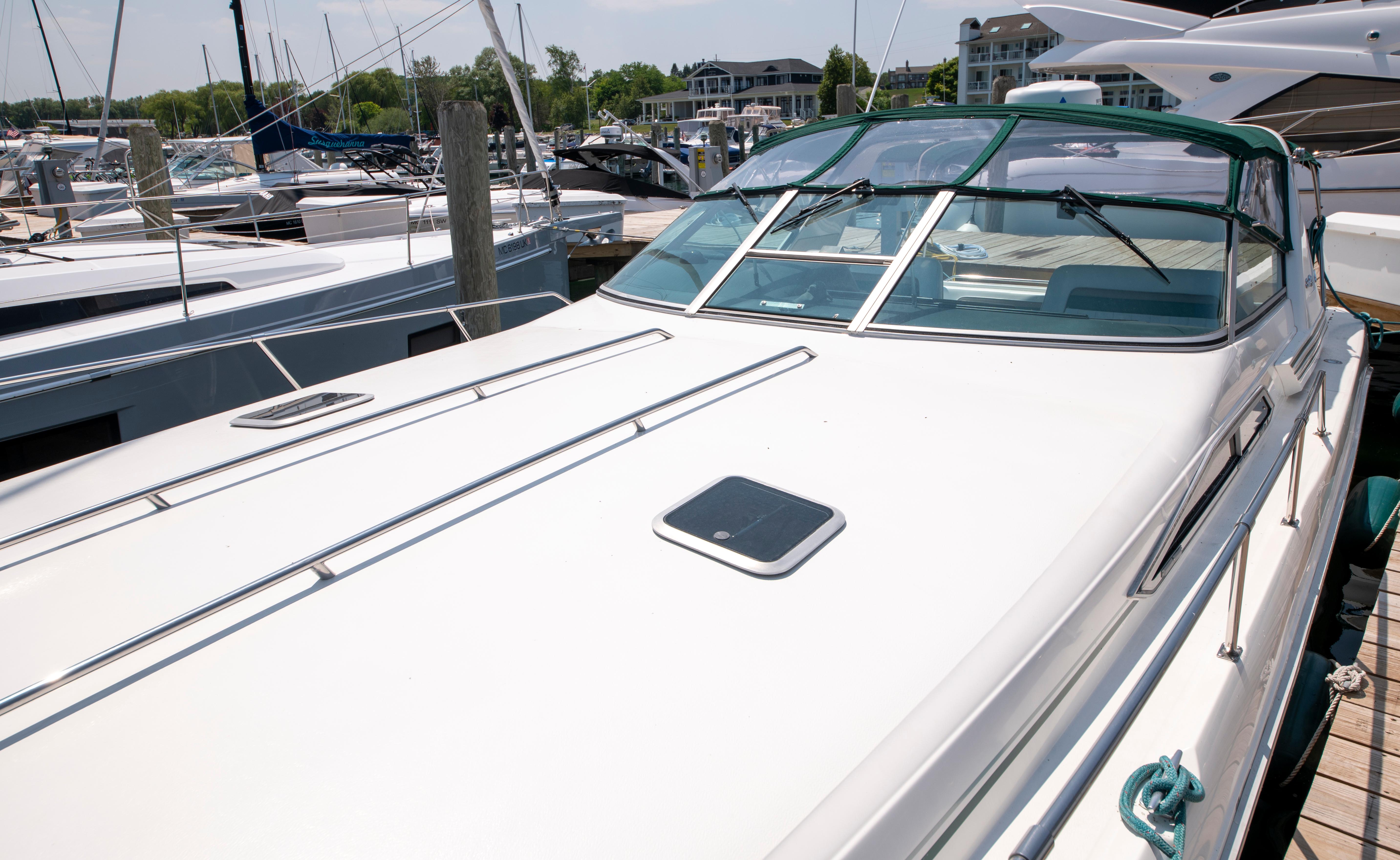 1992 Sea Ray 400 EXPRESS For Sale Charlevoix, MI, US JBYS B4947