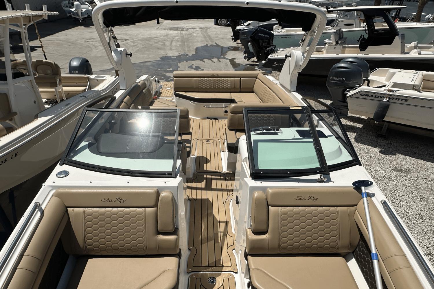 2020-sea-ray-270-sdx-power-9787565-978151609-0-120520251456-7
