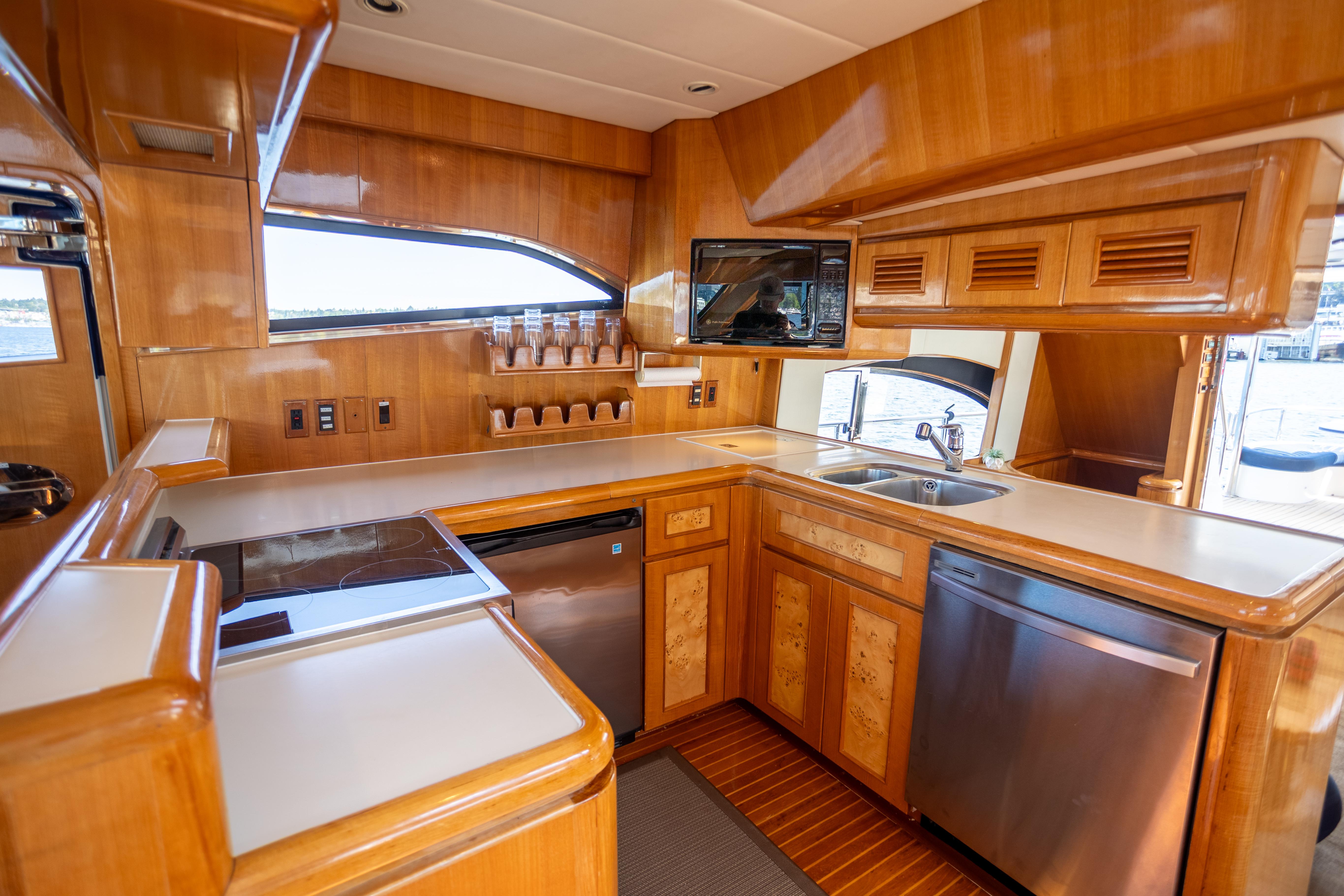 2001 Vitech 72 #TBTW72108LLC inventory image at Sun Country Yachts, South Lake Union (Seattle) 2001 Vitech 72 #TBTW72108LLC inventory image at Sun Country Yachts, South Lake Union (Seattle)