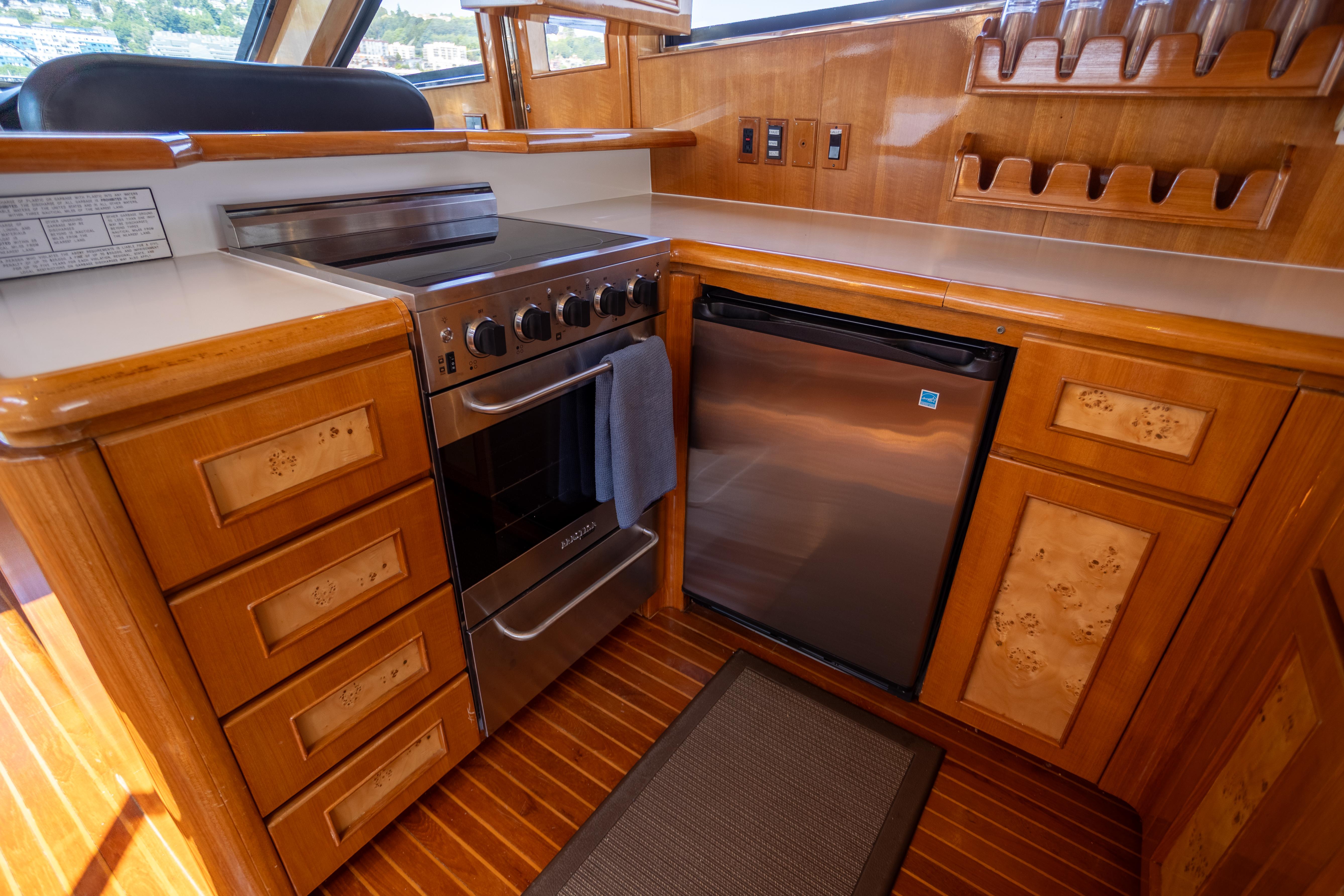 2001 Vitech 72 #TBTW72108LLC inventory image at Sun Country Yachts, South Lake Union (Seattle) 2001 Vitech 72 #TBTW72108LLC inventory image at Sun Country Yachts, South Lake Union (Seattle)