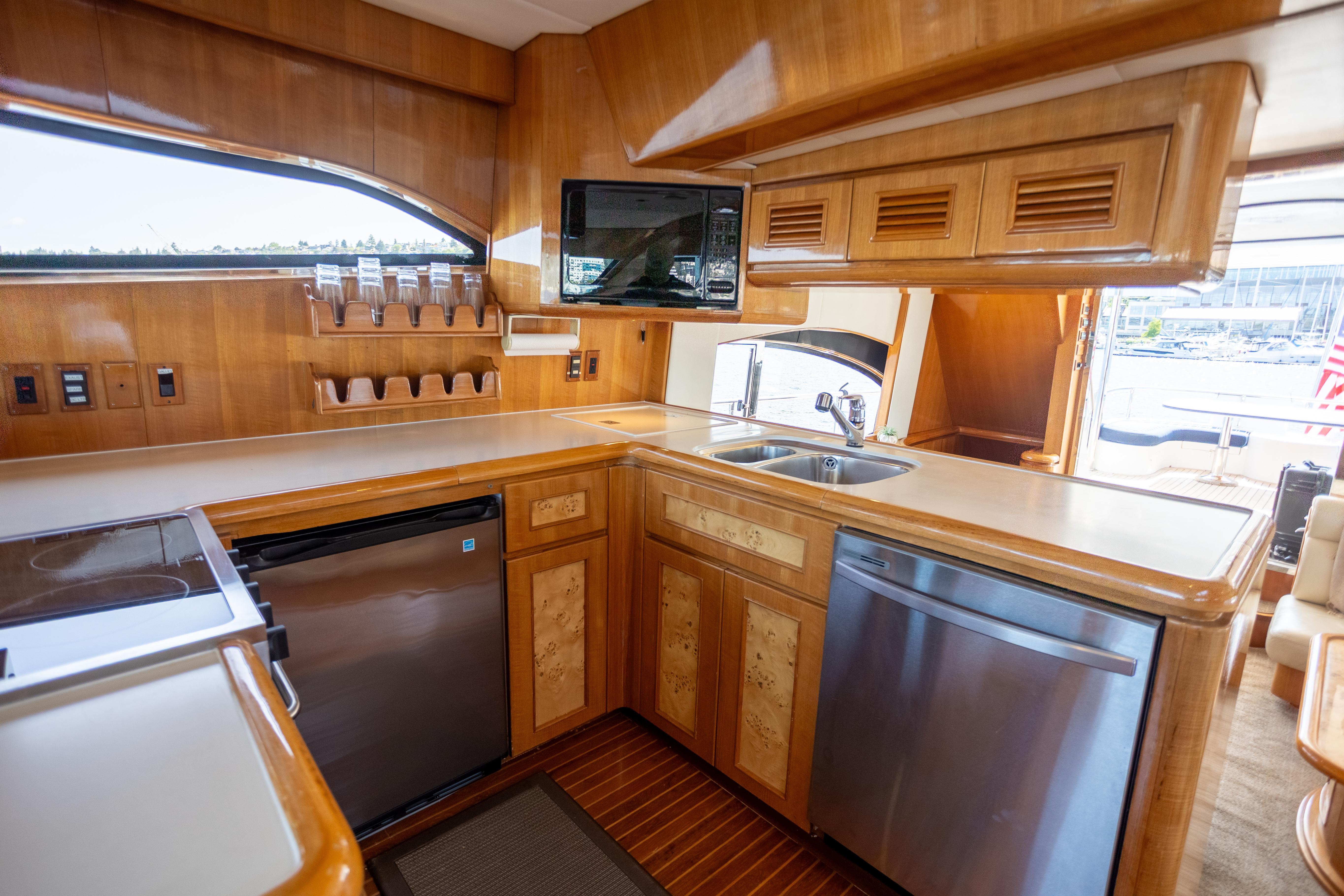2001 Vitech 72 #TBTW72108LLC inventory image at Sun Country Yachts, South Lake Union (Seattle) 2001 Vitech 72 #TBTW72108LLC inventory image at Sun Country Yachts, South Lake Union (Seattle)