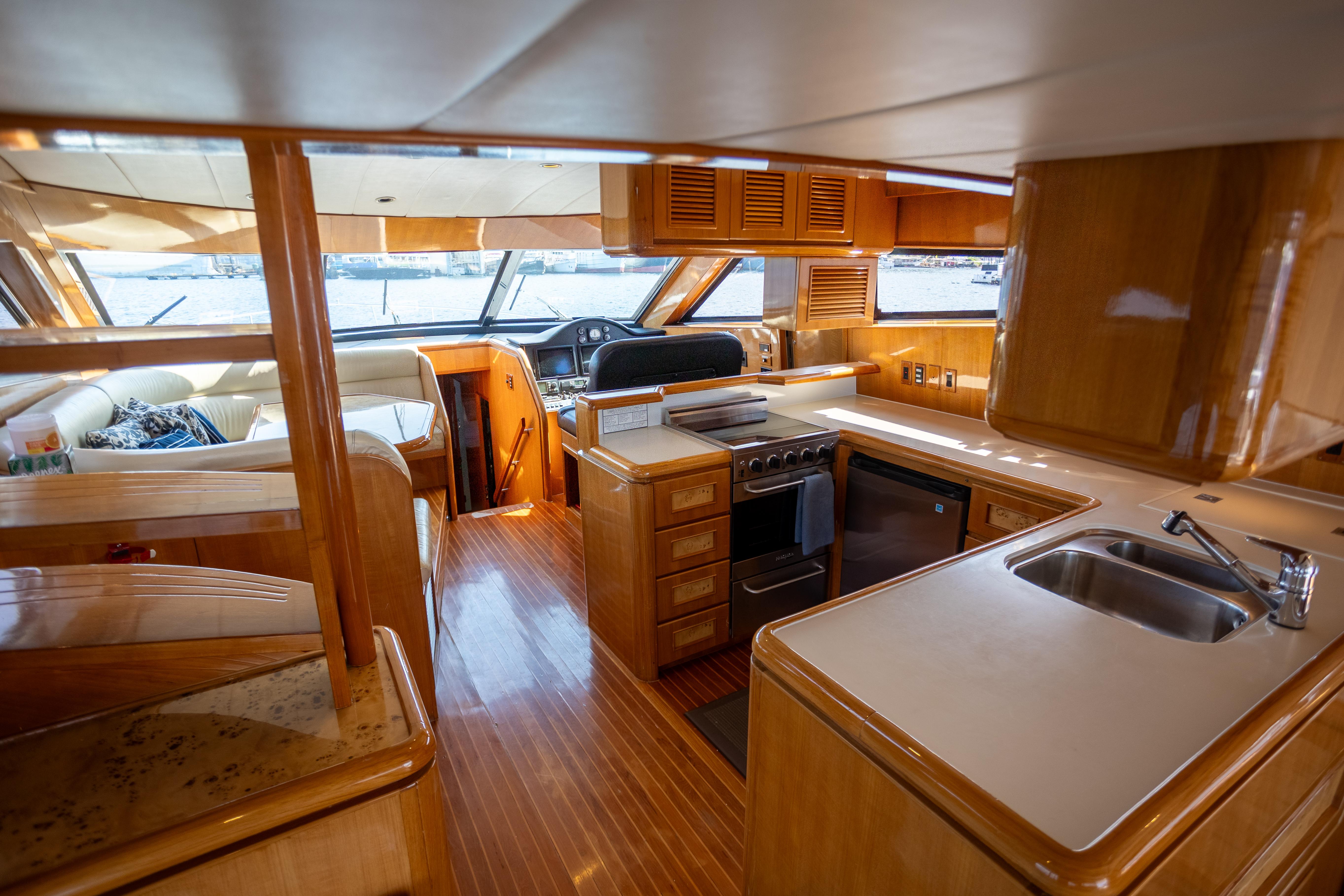 2001 Vitech 72 #TBTW72108LLC inventory image at Sun Country Yachts, South Lake Union (Seattle) 2001 Vitech 72 #TBTW72108LLC inventory image at Sun Country Yachts, South Lake Union (Seattle)