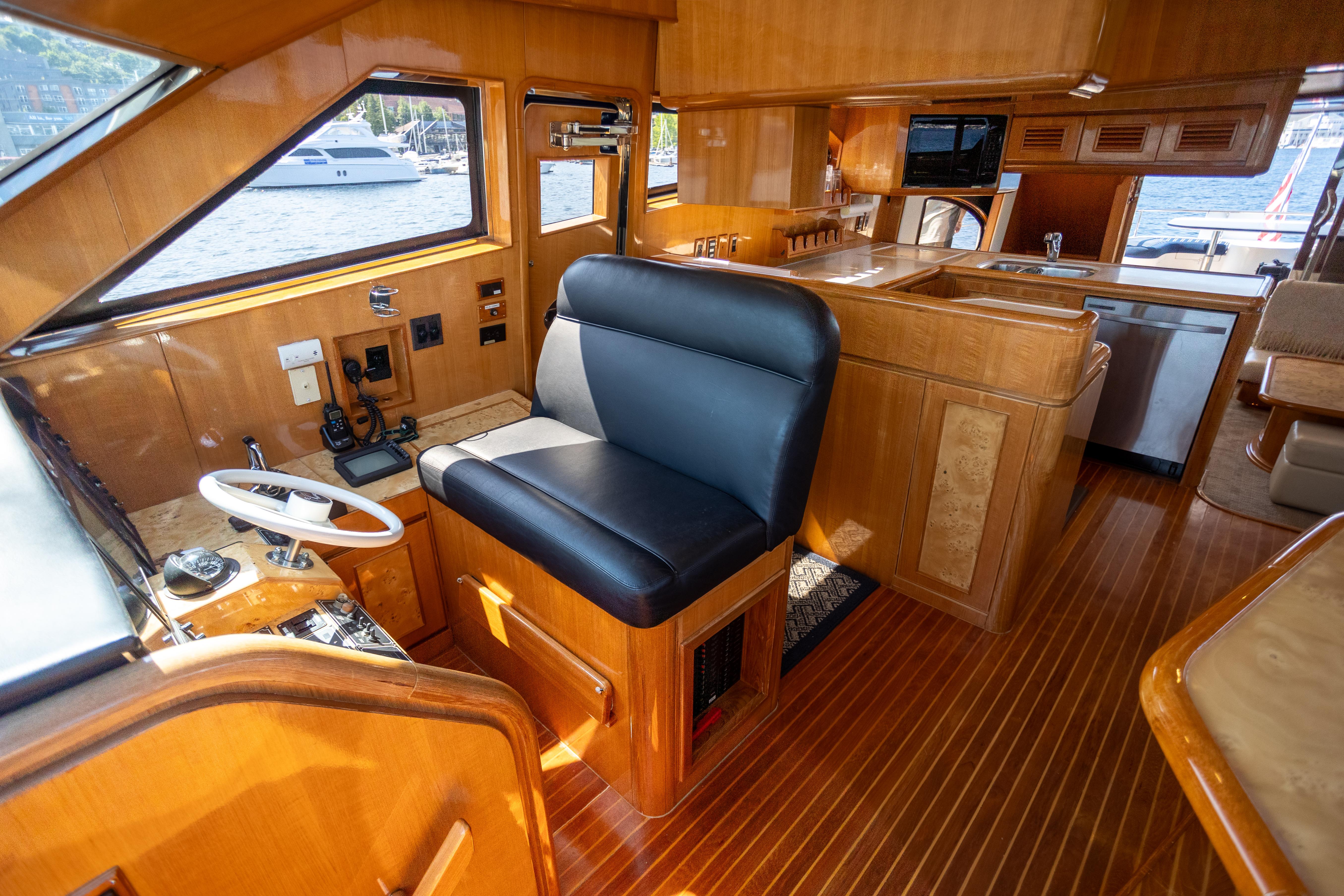 2001 Vitech 72 #TBTW72108LLC inventory image at Sun Country Yachts, South Lake Union (Seattle) 2001 Vitech 72 #TBTW72108LLC inventory image at Sun Country Yachts, South Lake Union (Seattle)
