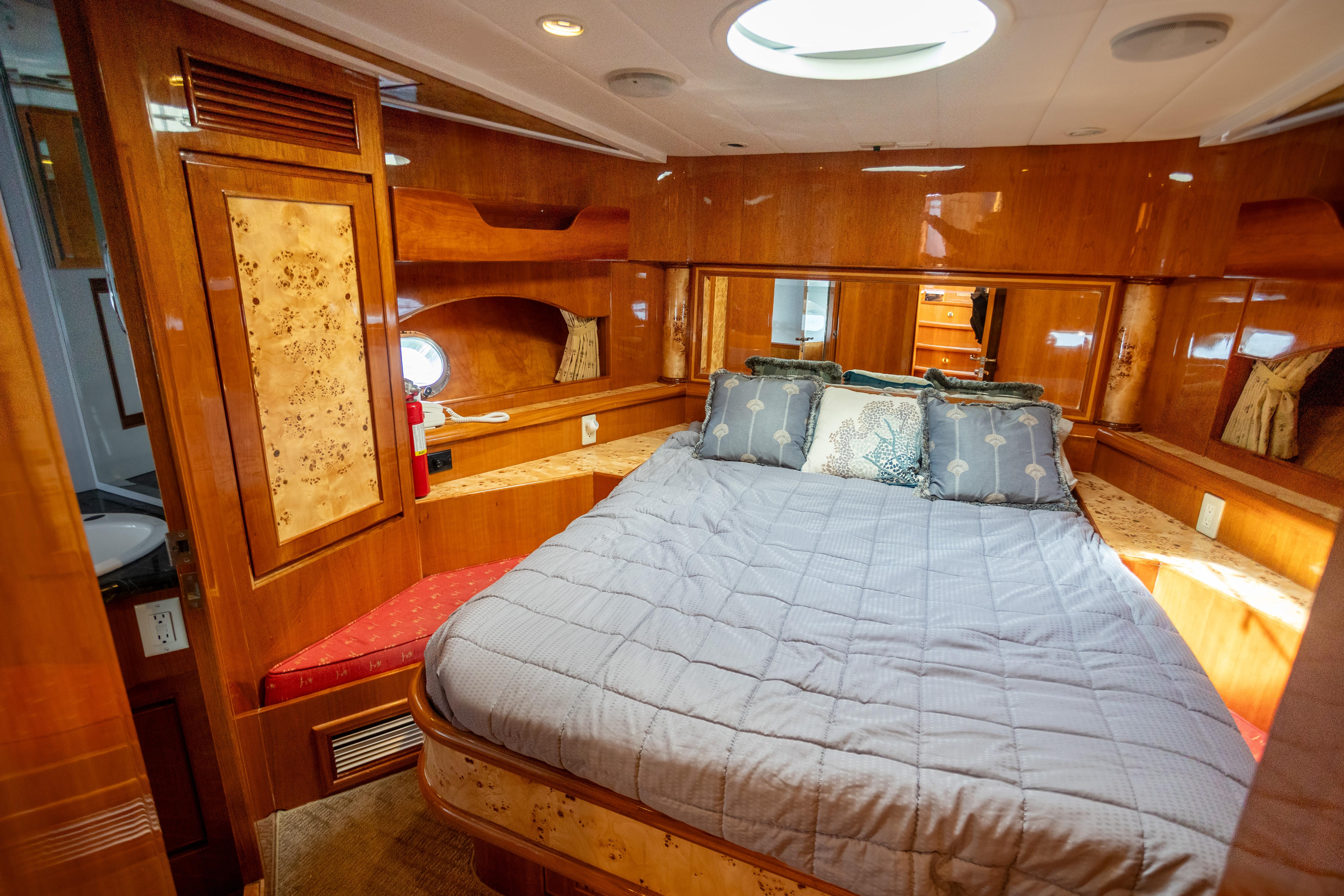 2001 Vitech 72 #TBTW72108LLC inventory image at Sun Country Yachts, South Lake Union (Seattle) 2001 Vitech 72 #TBTW72108LLC inventory image at Sun Country Yachts, South Lake Union (Seattle)