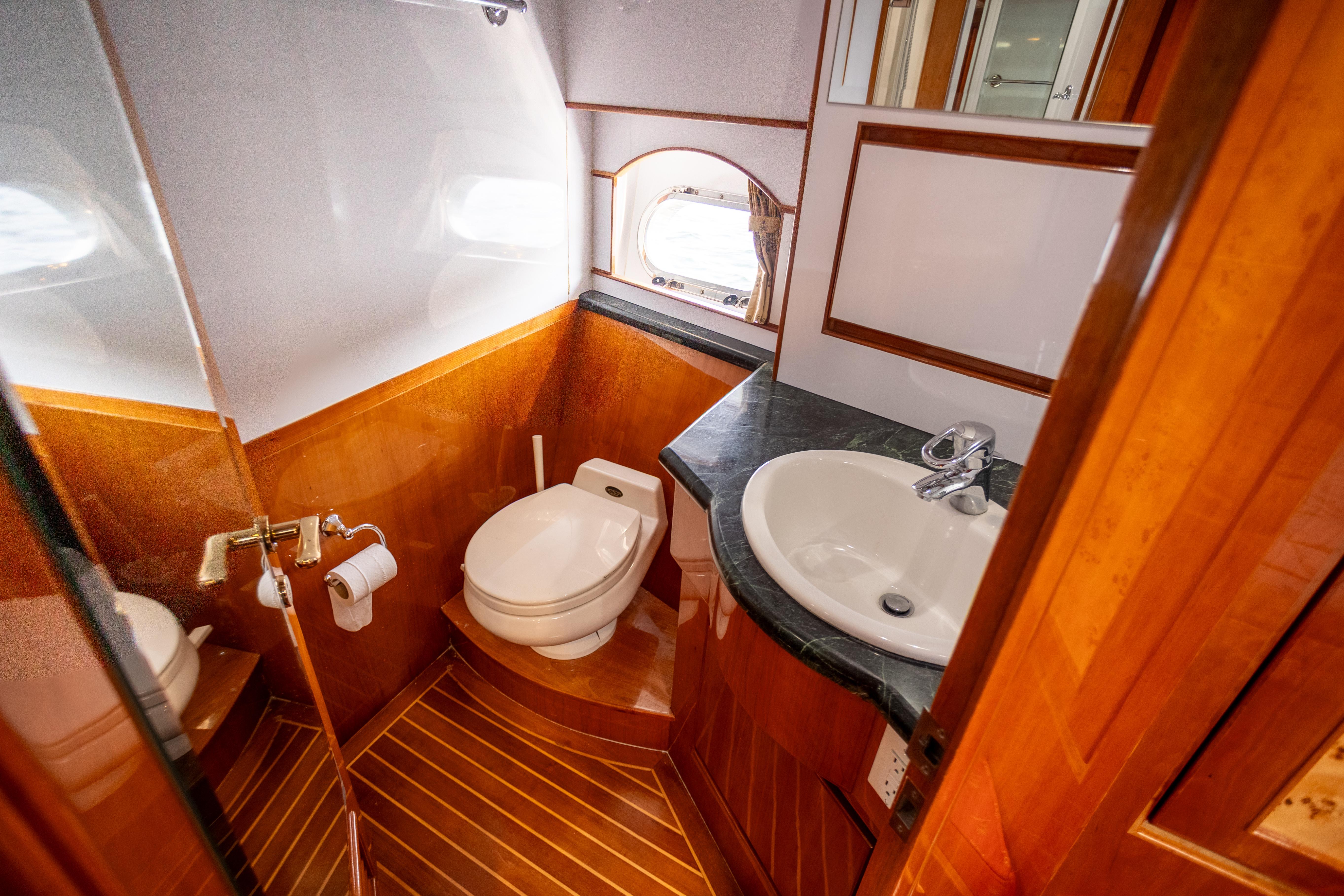 2001 Vitech 72 #TBTW72108LLC inventory image at Sun Country Yachts, South Lake Union (Seattle) 2001 Vitech 72 #TBTW72108LLC inventory image at Sun Country Yachts, South Lake Union (Seattle)