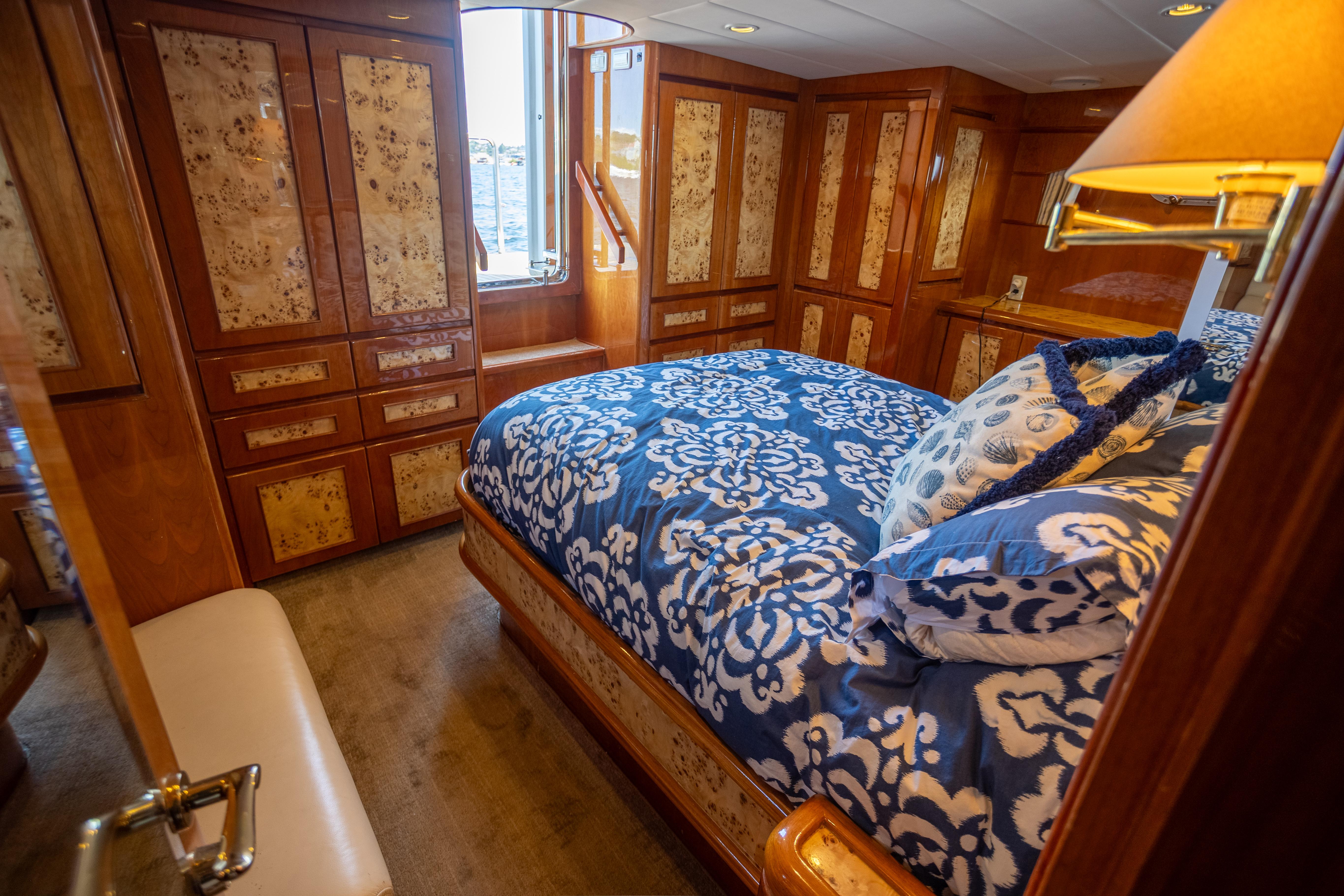 2001 Vitech 72 #TBTW72108LLC inventory image at Sun Country Yachts, South Lake Union (Seattle) 2001 Vitech 72 #TBTW72108LLC inventory image at Sun Country Yachts, South Lake Union (Seattle)