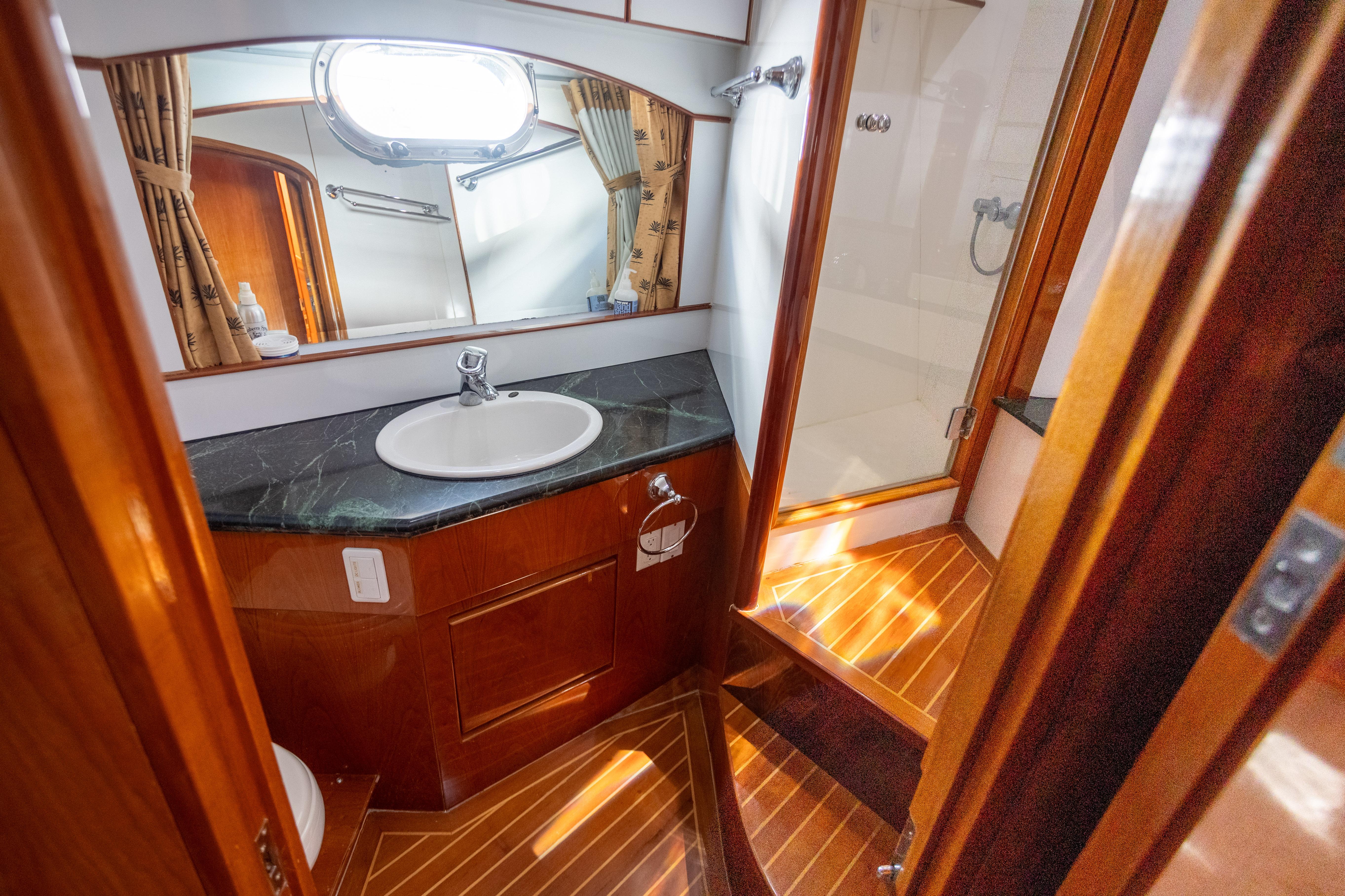 2001 Vitech 72 #TBTW72108LLC inventory image at Sun Country Yachts, South Lake Union (Seattle) 2001 Vitech 72 #TBTW72108LLC inventory image at Sun Country Yachts, South Lake Union (Seattle)