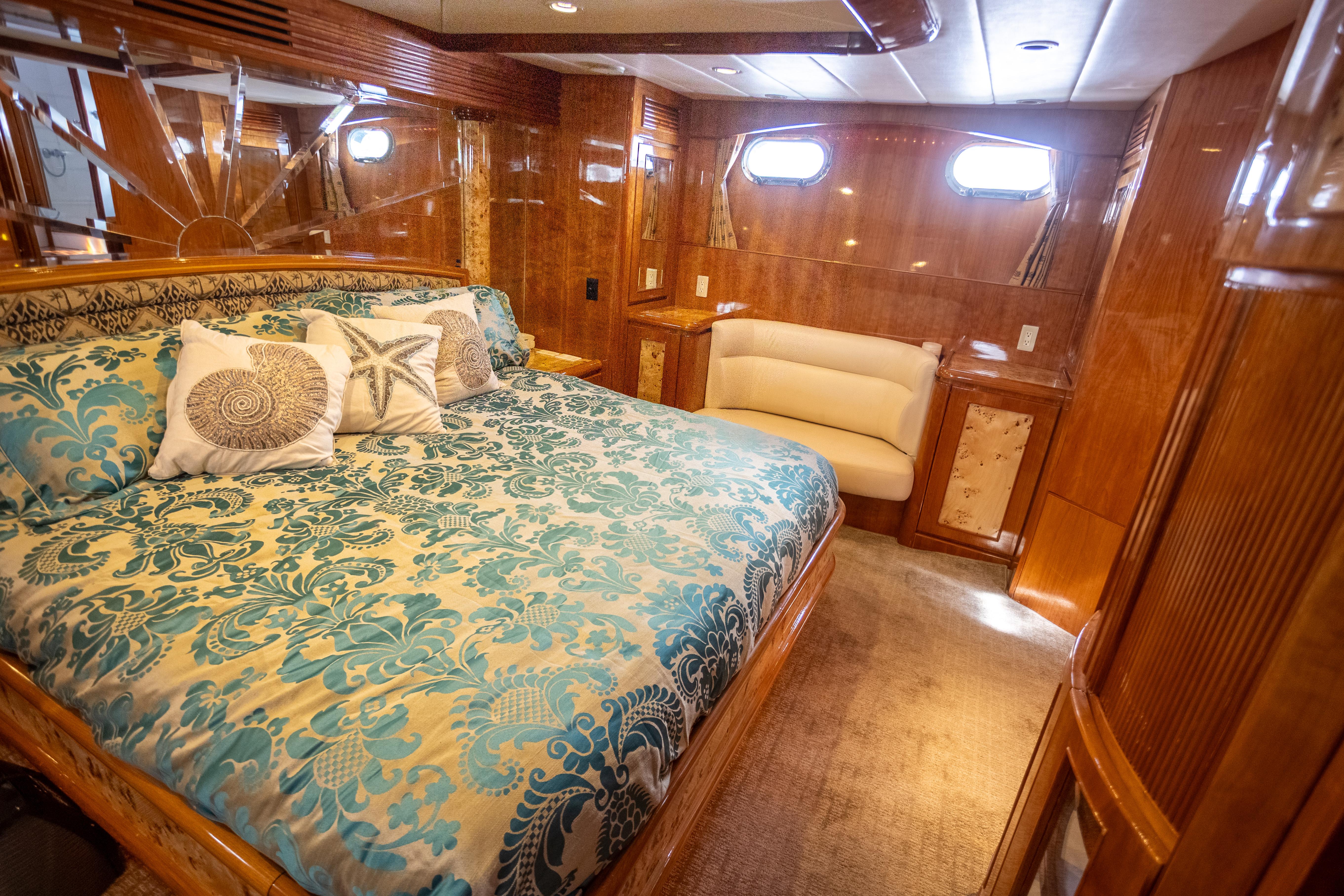2001 Vitech 72 #TBTW72108LLC inventory image at Sun Country Yachts, South Lake Union (Seattle) 2001 Vitech 72 #TBTW72108LLC inventory image at Sun Country Yachts, South Lake Union (Seattle)