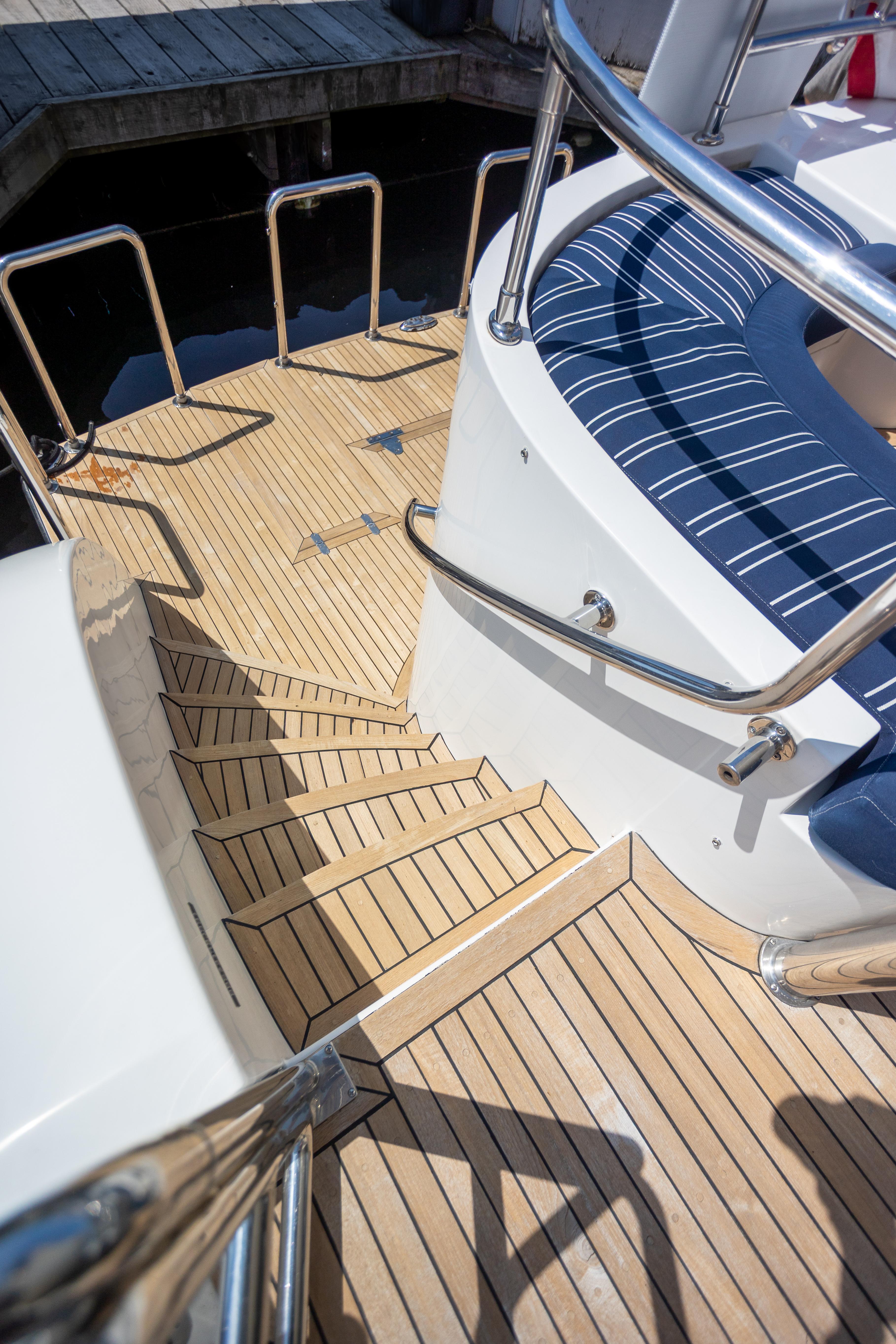2001 Vitech 72 #TBTW72108LLC inventory image at Sun Country Yachts, South Lake Union (Seattle) 2001 Vitech 72 #TBTW72108LLC inventory image at Sun Country Yachts, South Lake Union (Seattle)