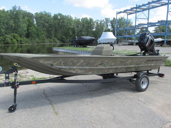 2022 Tracker Boats boat for sale, model of the boat is GRIZZLY 1648 MVX & Image # 2 of 13