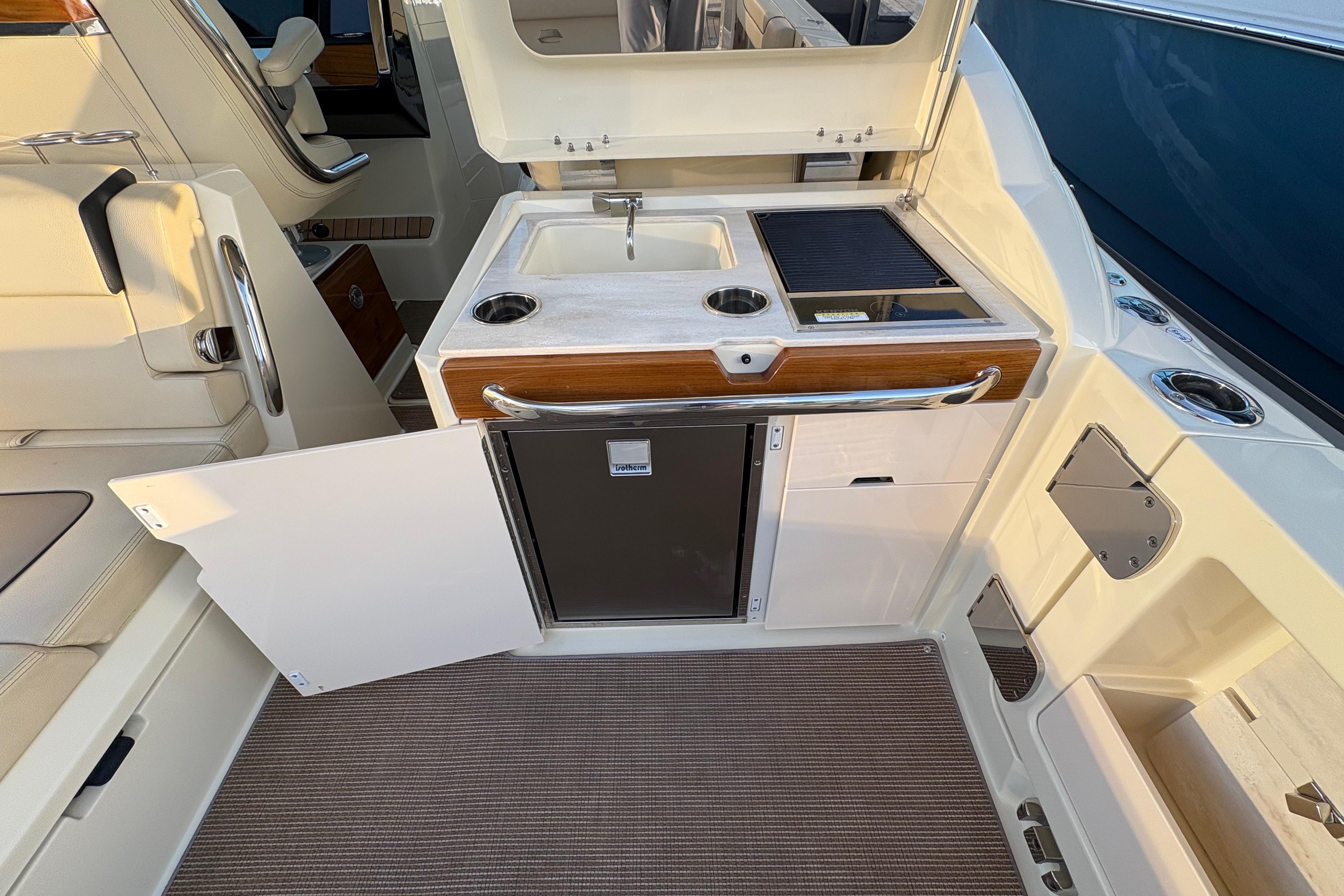 2024 Chris-Craft Calypso 32 #TBJM111 inventory image at Sun Country Marine Group, Newport Beach