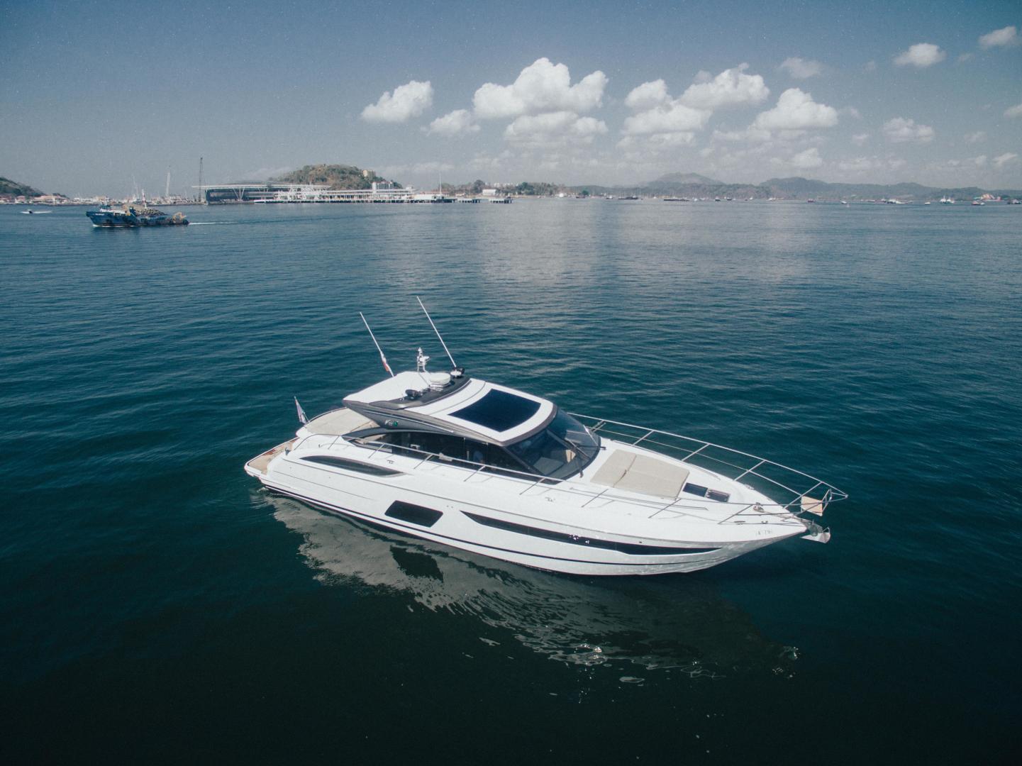 Princess 58 IL CAPO - Profile on water