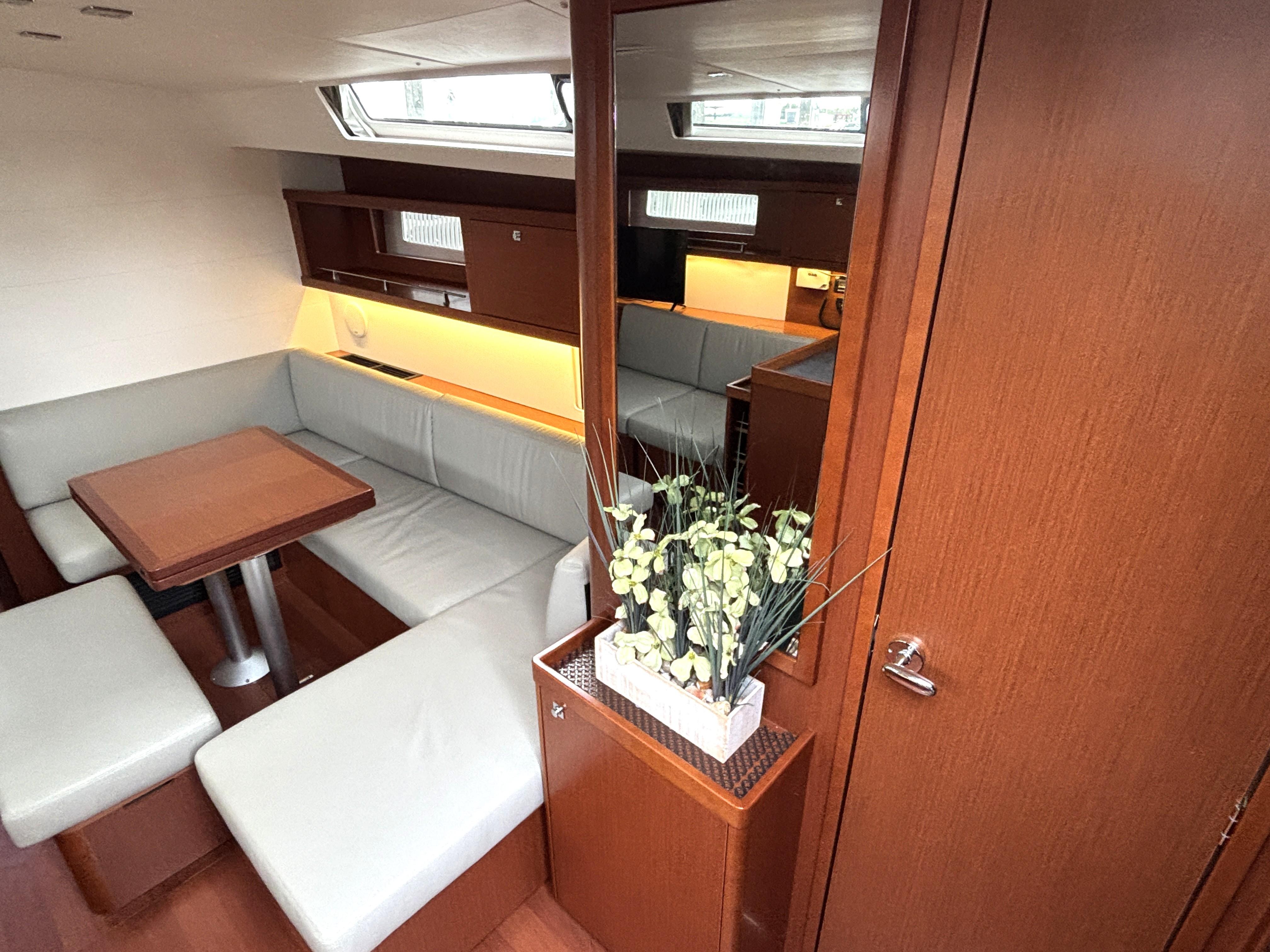 Yacht Photos Pics