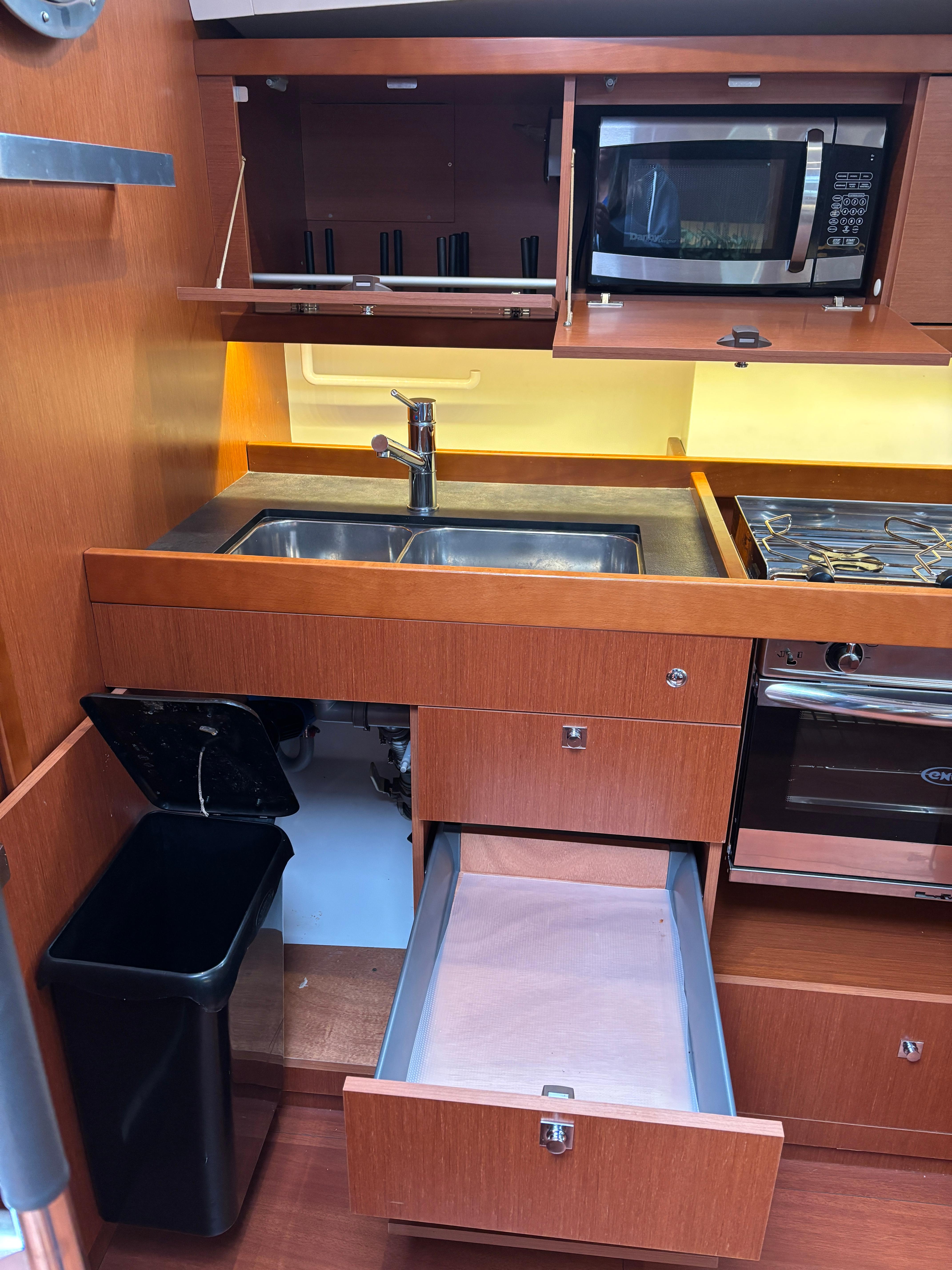 Yacht Photos Pics