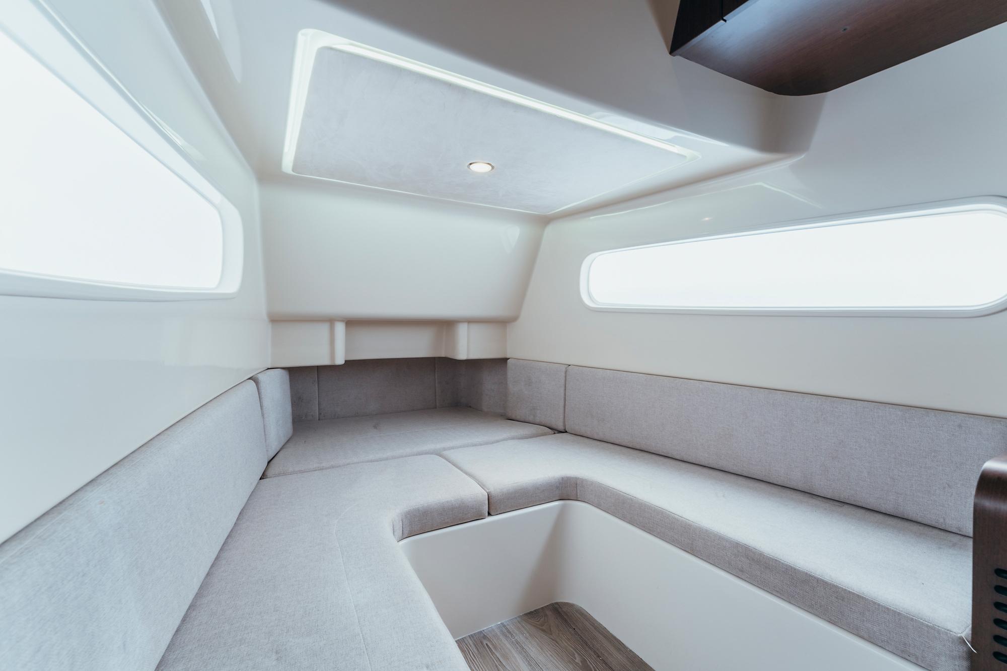 Jupiter 43 Prime Catch - Interior Cabin