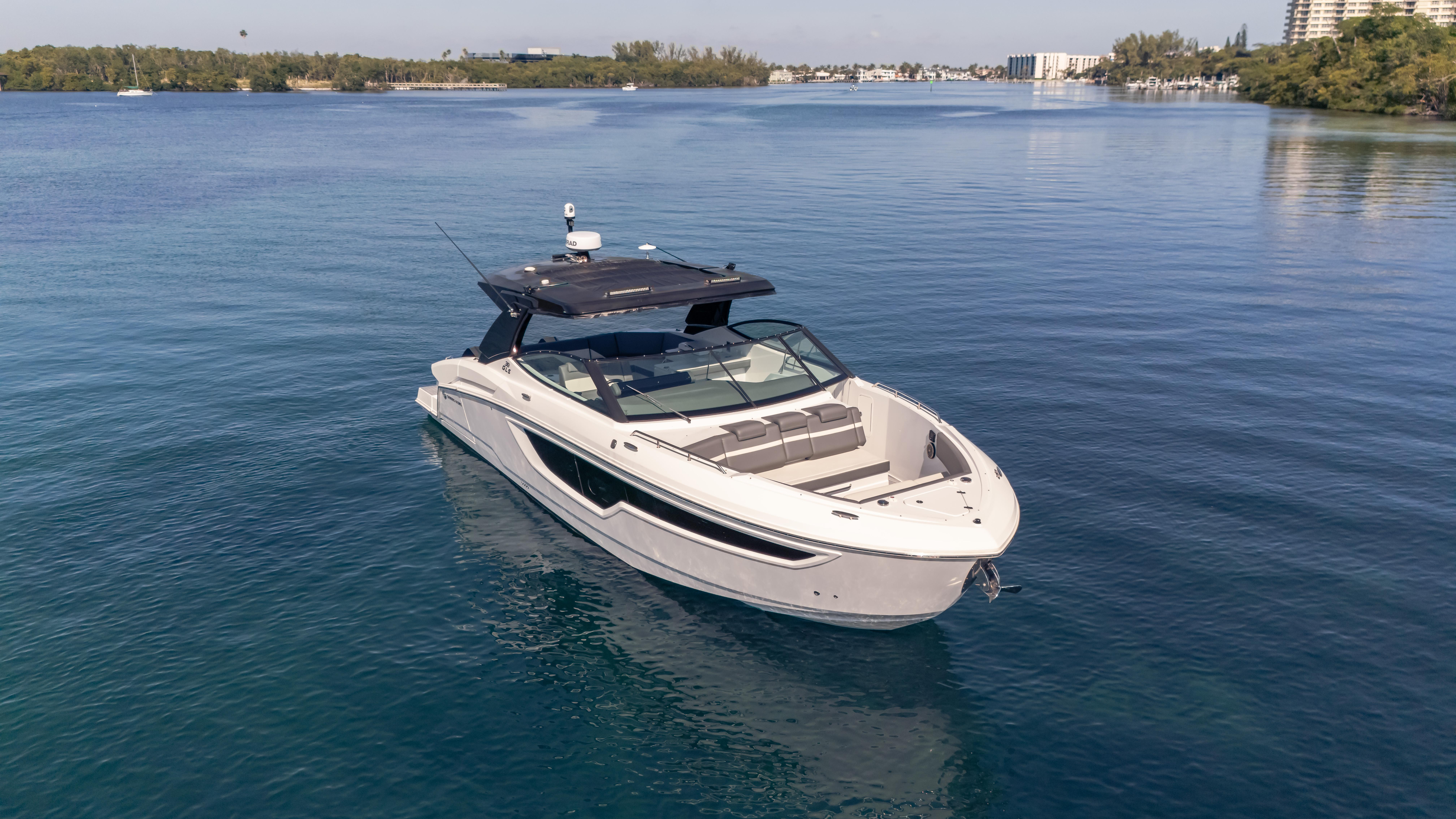 2021-cruisers-yachts-38-gls-ob-450r-power-9717592-20250407131346380-1_XLARGE